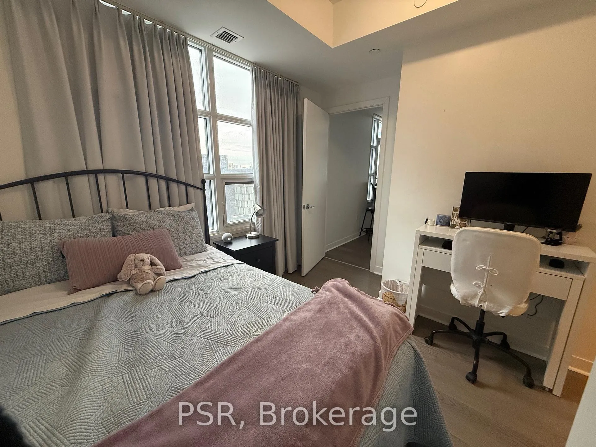 Photo 6 of Unit 710, 501 Adelaide Street W, Toronto, Waterfront Communities — HOMEH