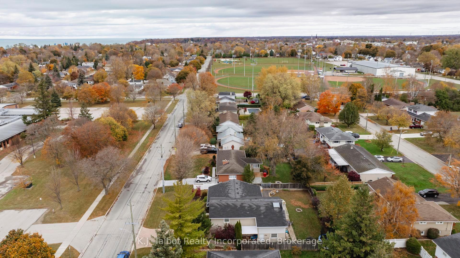 Photo 2 of 263 Eldon Street, Goderich, Goderich (Town) — HOMEH
