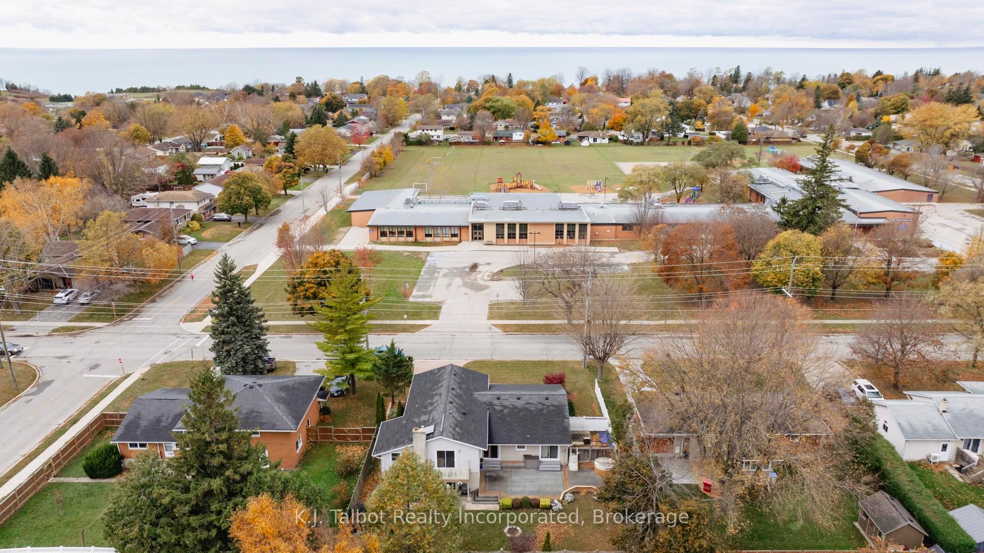 Photo 3 of 263 Eldon Street, Goderich, Goderich (Town) — HOMEH