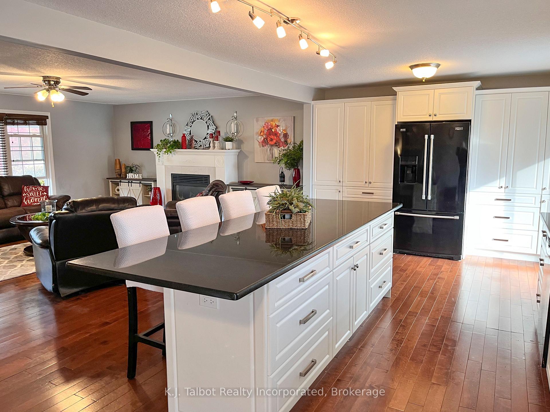 Photo 9 of 263 Eldon Street, Goderich, Goderich (Town) — HOMEH