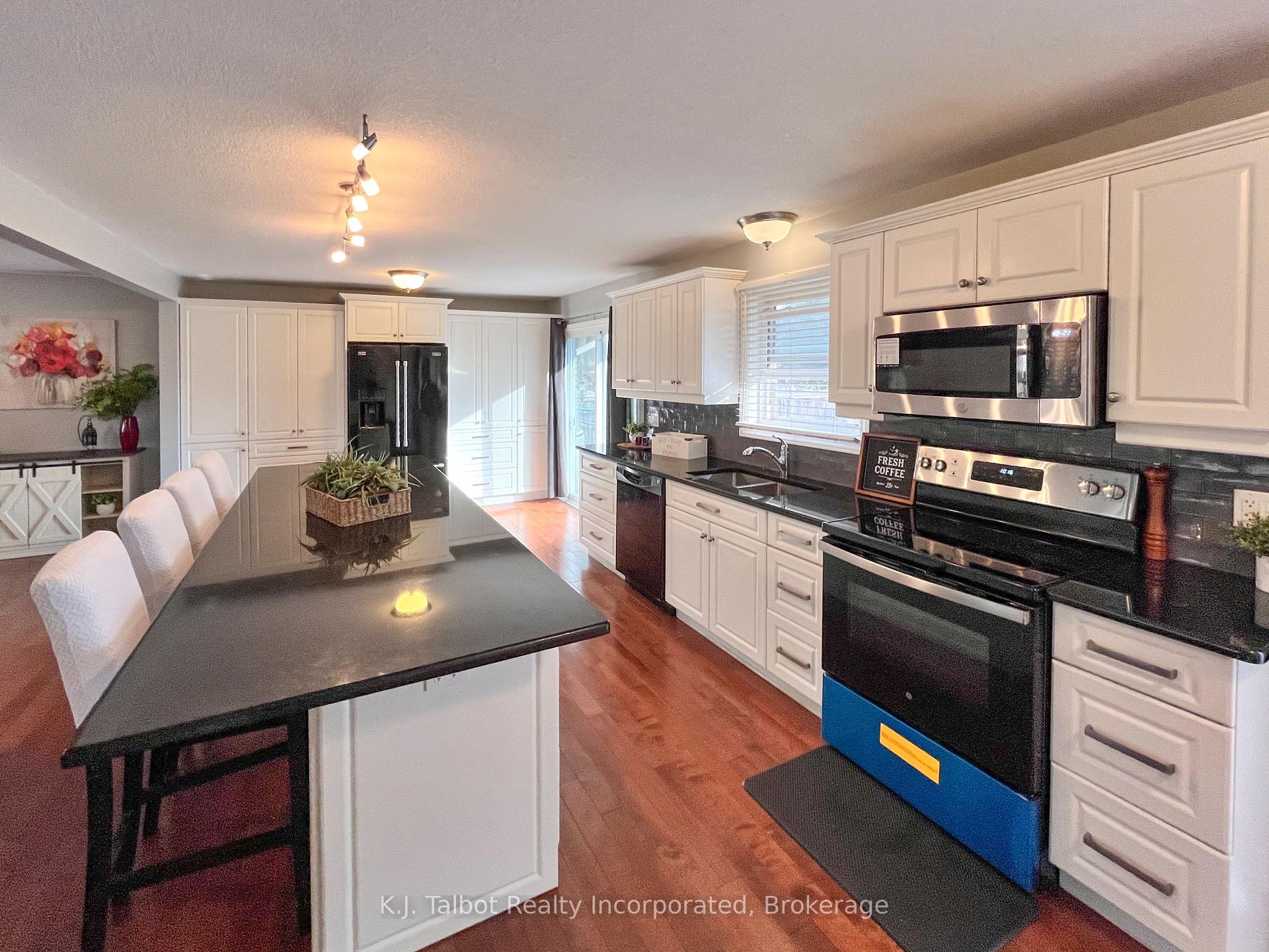Photo 10 of 263 Eldon Street, Goderich, Goderich (Town) — HOMEH