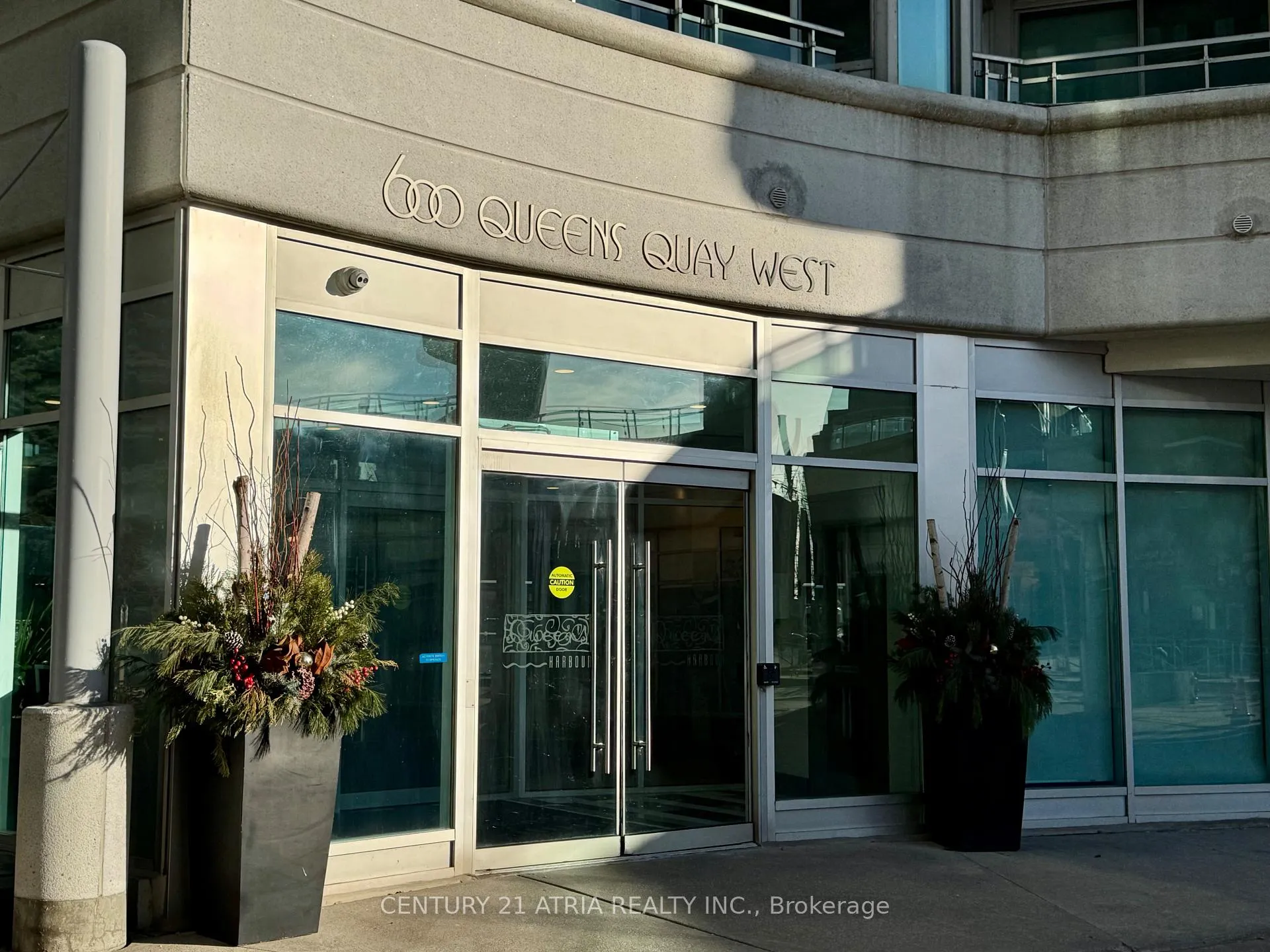 Photo 2 of Unit 803, 600 Queens Quay W, Toronto, Waterfront Communities — HOMEH