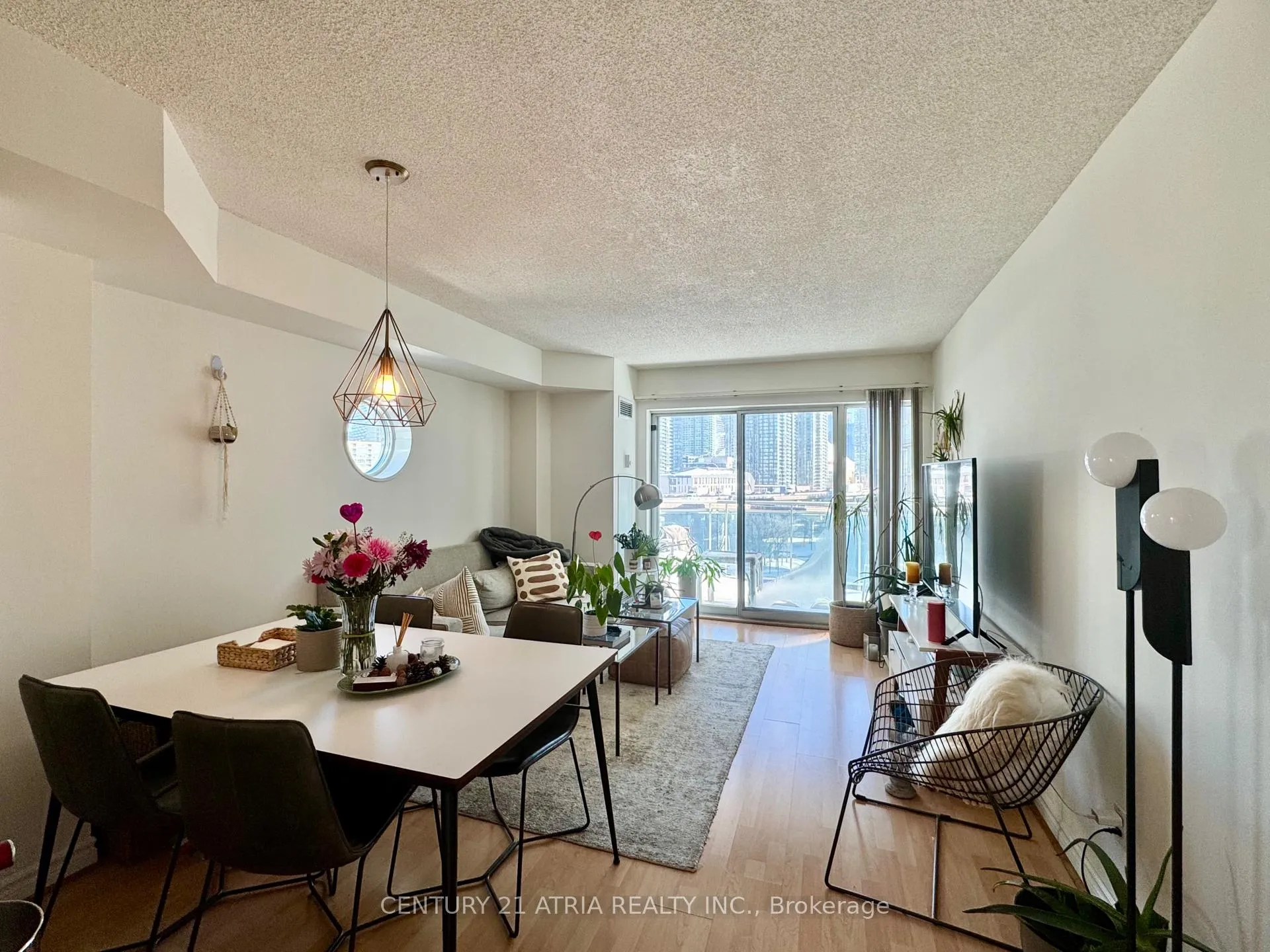 Photo 5 of Unit 803, 600 Queens Quay W, Toronto, Waterfront Communities — HOMEH