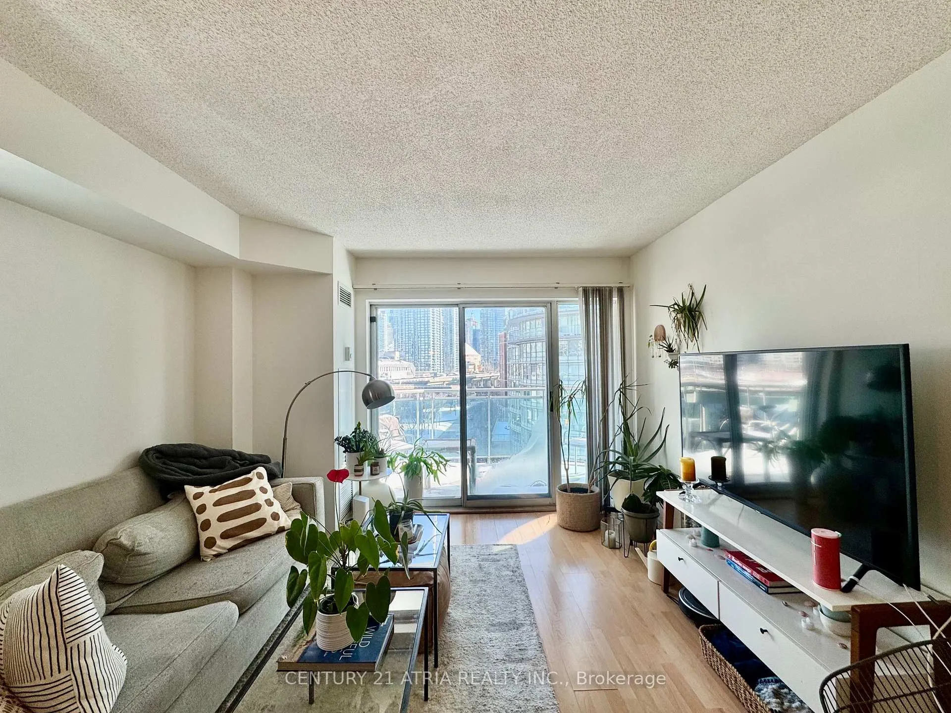 Photo 6 of Unit 803, 600 Queens Quay W, Toronto, Waterfront Communities — HOMEH