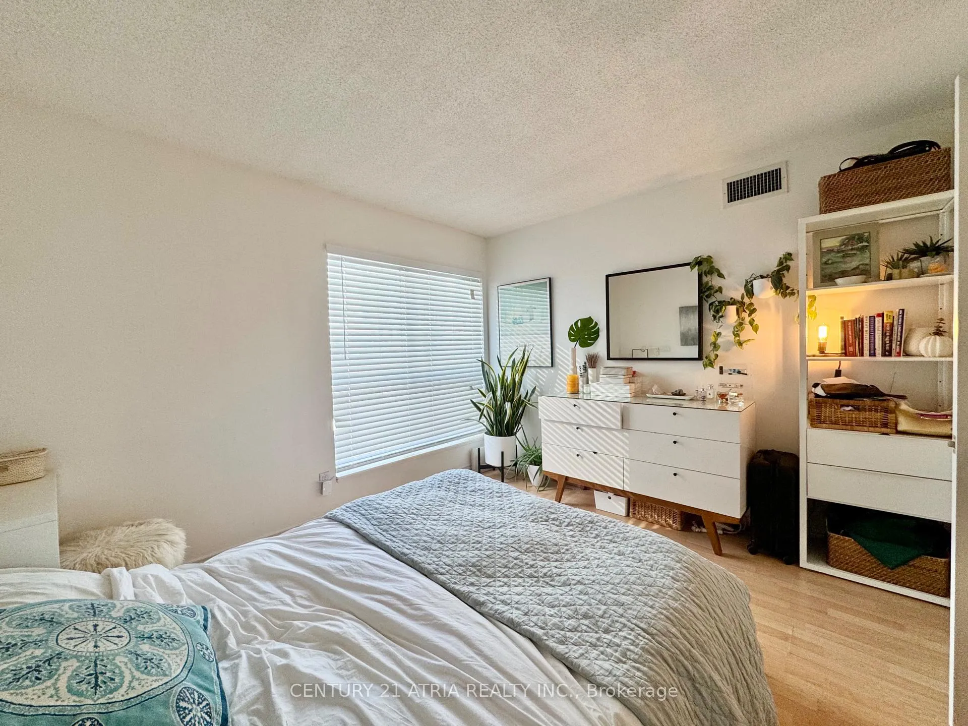 Photo 11 of Unit 803, 600 Queens Quay W, Toronto, Waterfront Communities — HOMEH