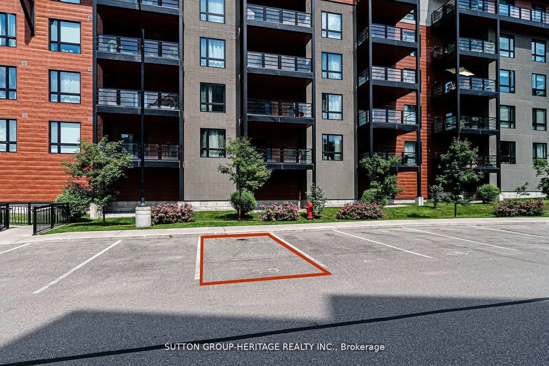 Photo 4 of Unit 307, 306 Essa Road, Barrie, 400 West — HOMEH
