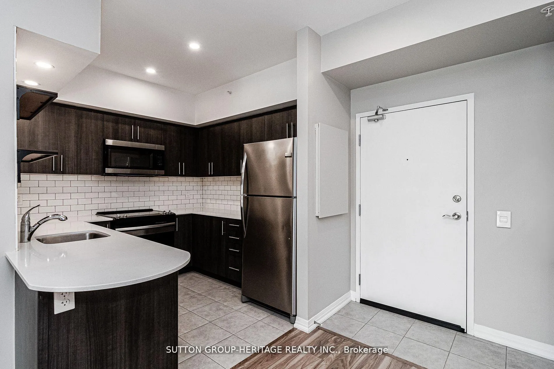 Photo 10 of Unit 307, 306 Essa Road, Barrie, 400 West — HOMEH