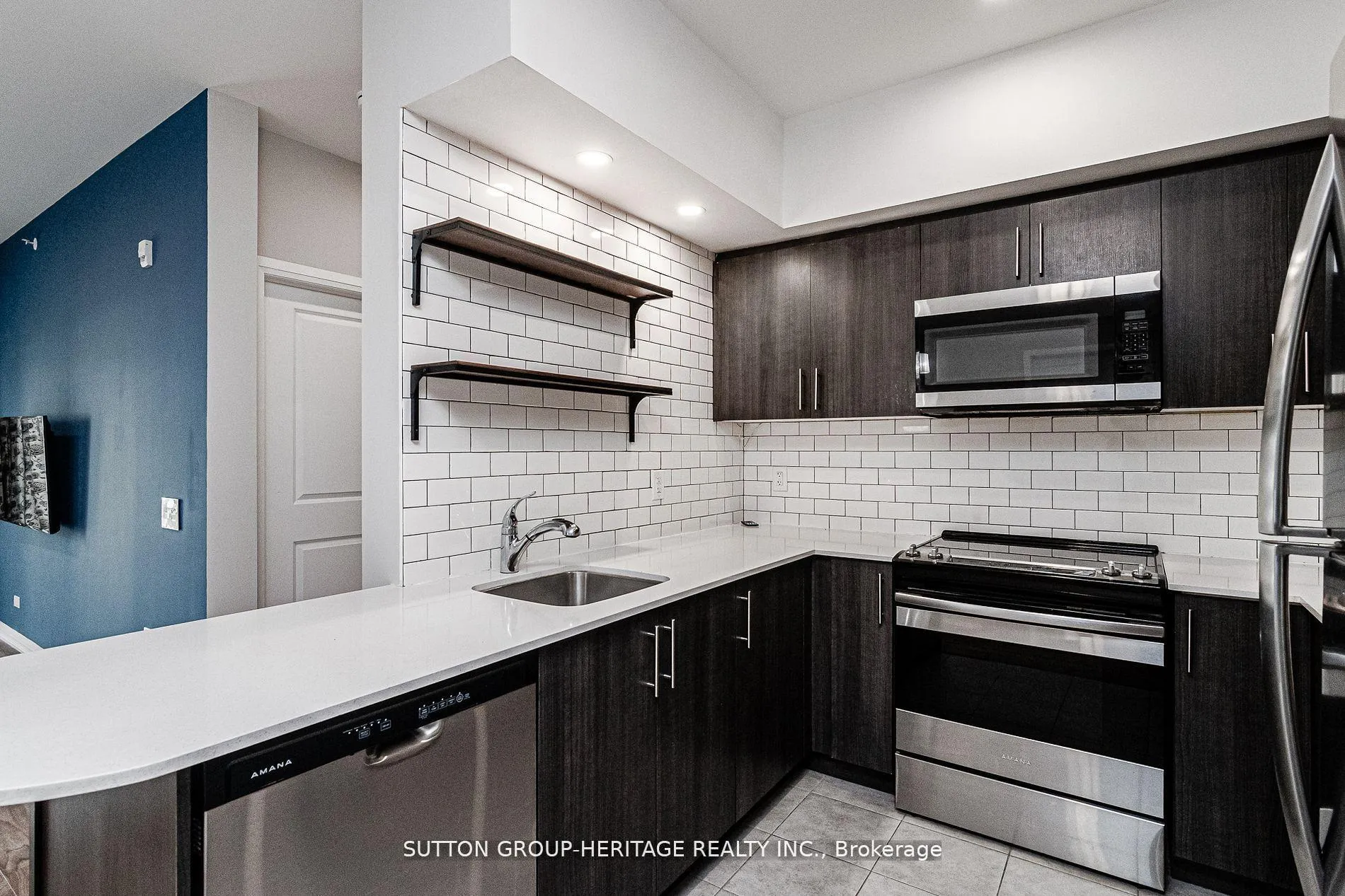 Photo 13 of Unit 307, 306 Essa Road, Barrie, 400 West — HOMEH