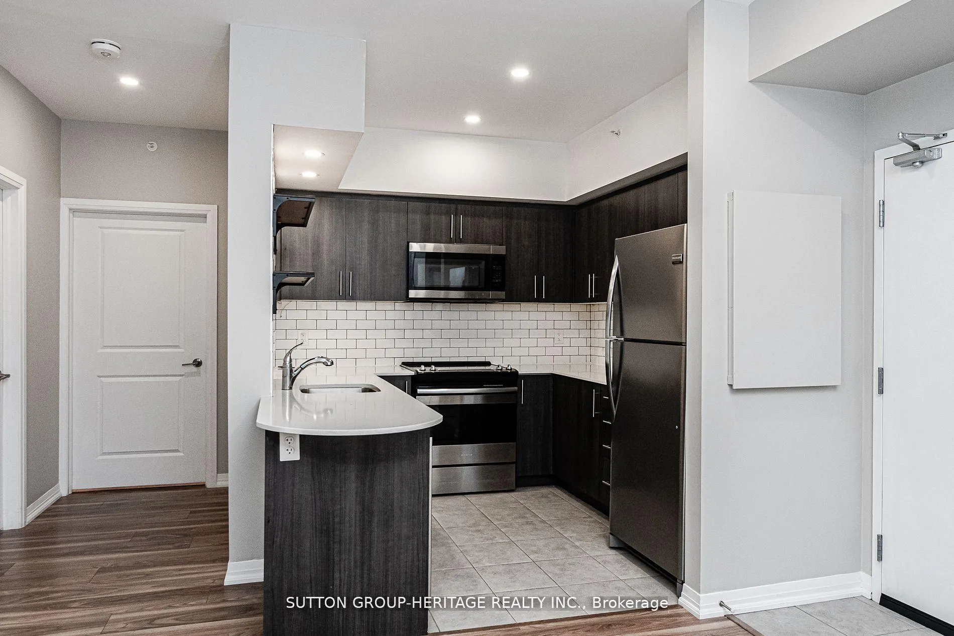 Photo 14 of Unit 307, 306 Essa Road, Barrie, 400 West — HOMEH