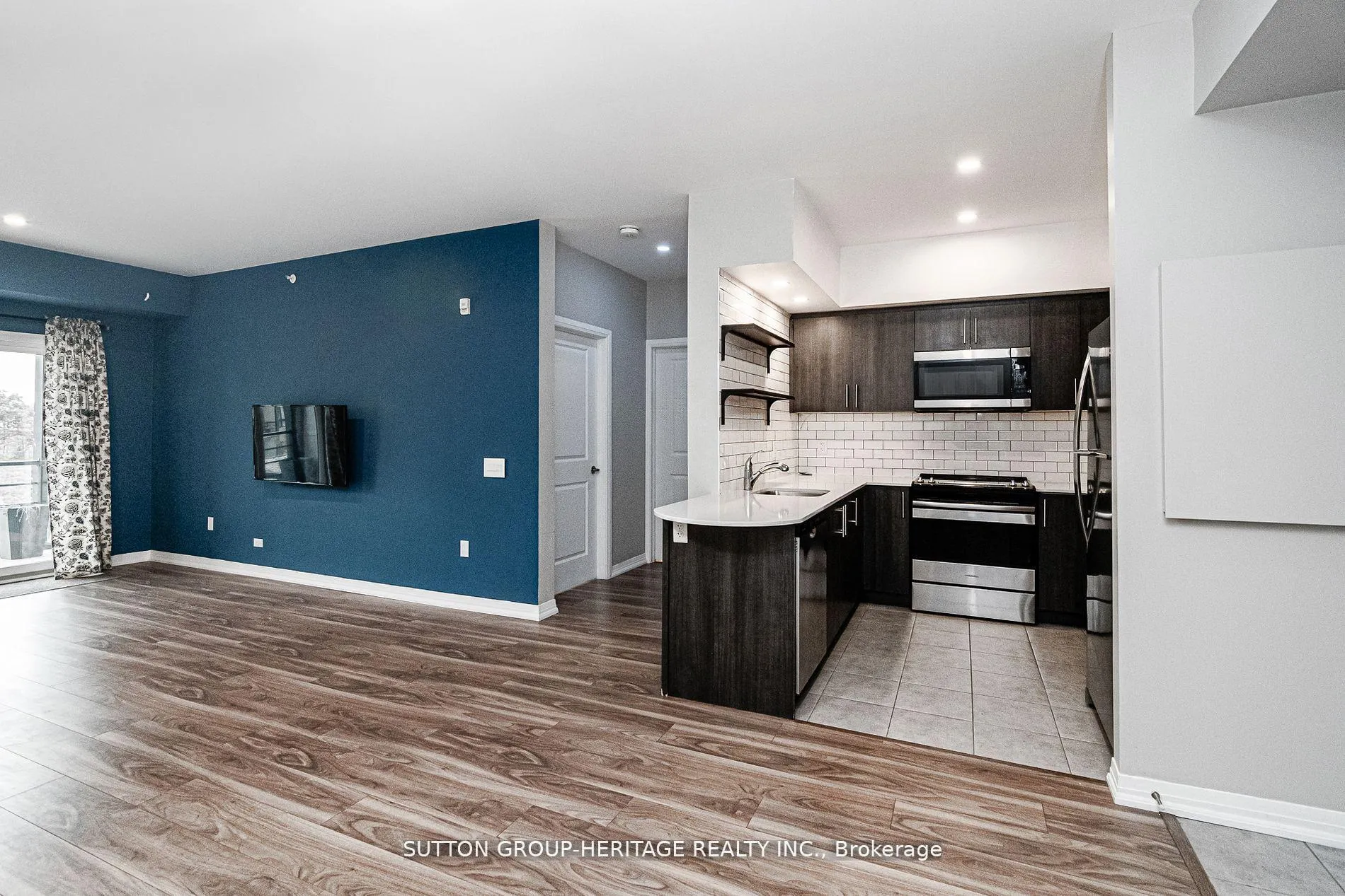 Photo 15 of Unit 307, 306 Essa Road, Barrie, 400 West — HOMEH