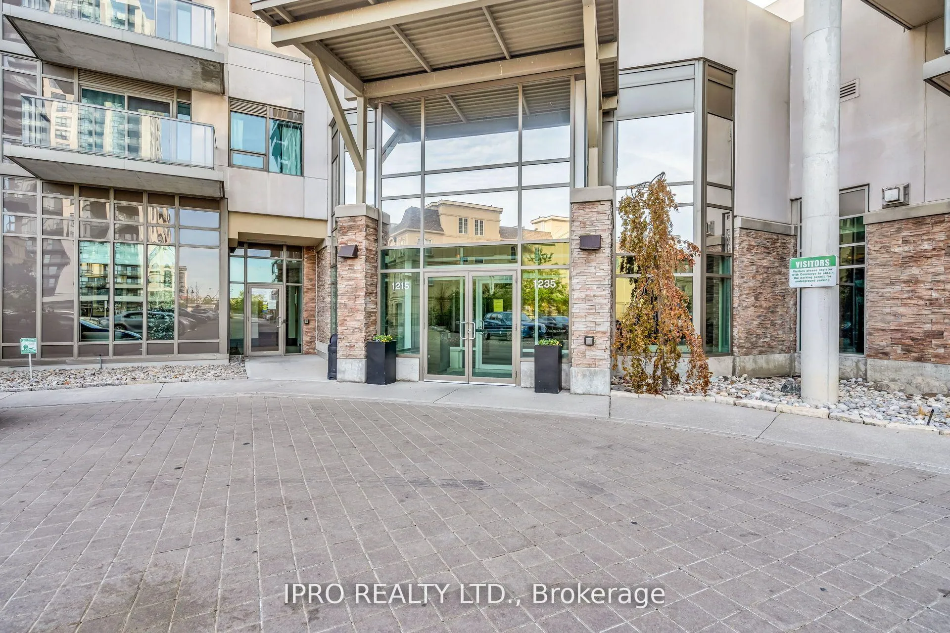 Photo 2 of Unit 906, 1235 Bayly Street, Pickering, Bay Ridges — HOMEH