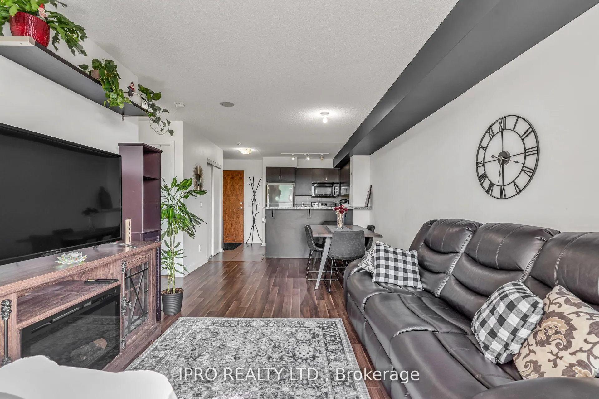 Photo 6 of Unit 906, 1235 Bayly Street, Pickering, Bay Ridges — HOMEH