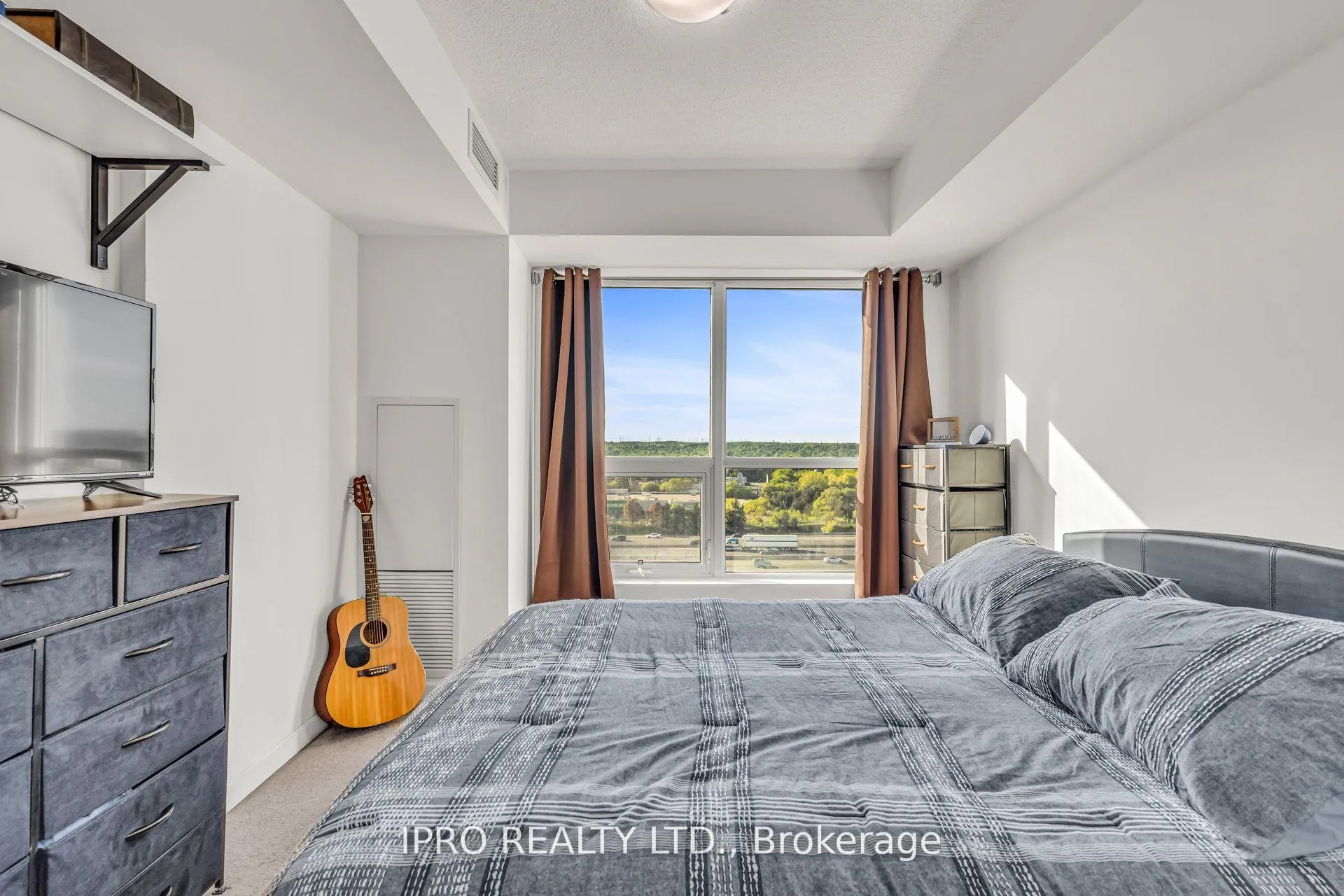 Photo 11 of Unit 906, 1235 Bayly Street, Pickering, Bay Ridges — HOMEH