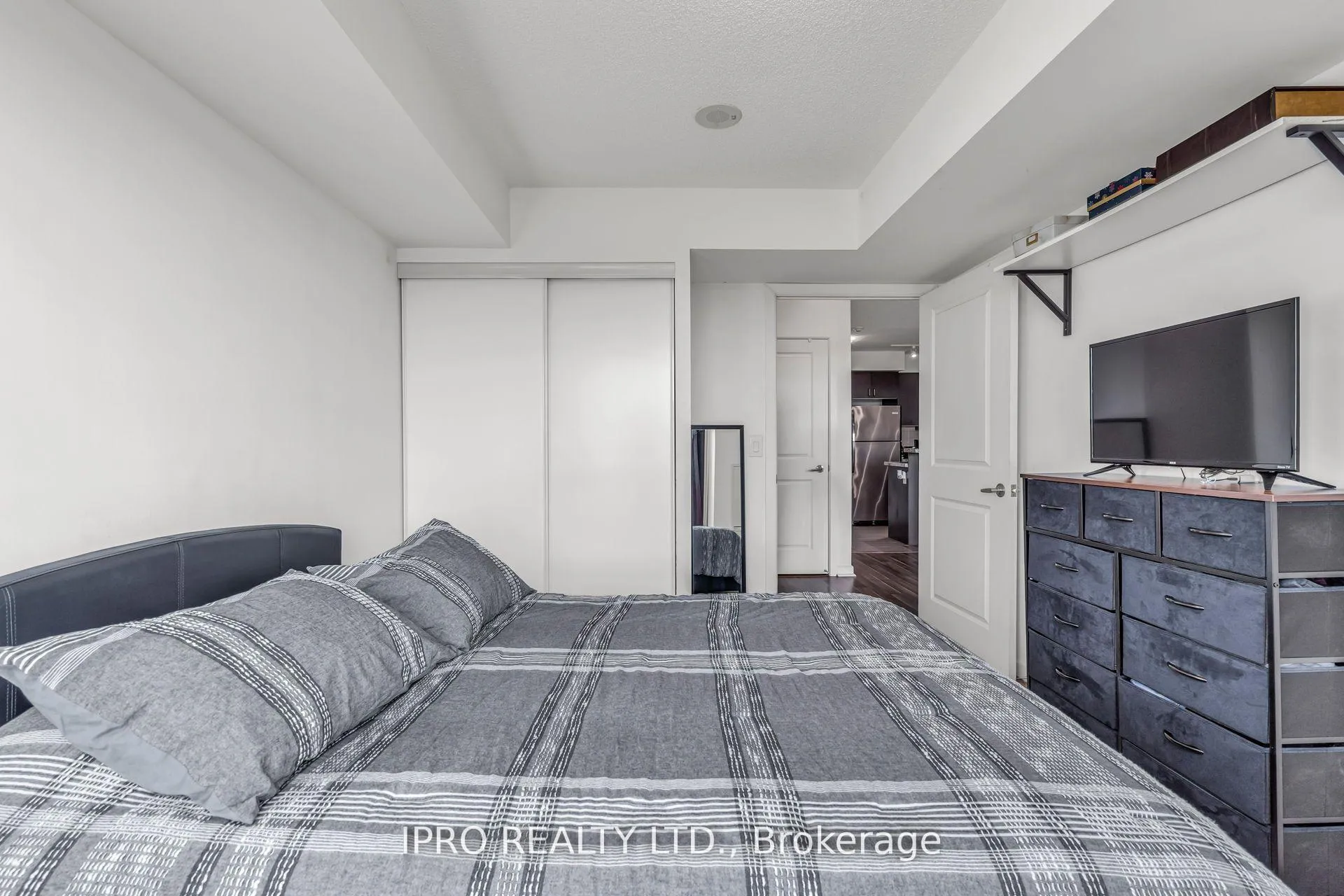 Photo 12 of Unit 906, 1235 Bayly Street, Pickering, Bay Ridges — HOMEH