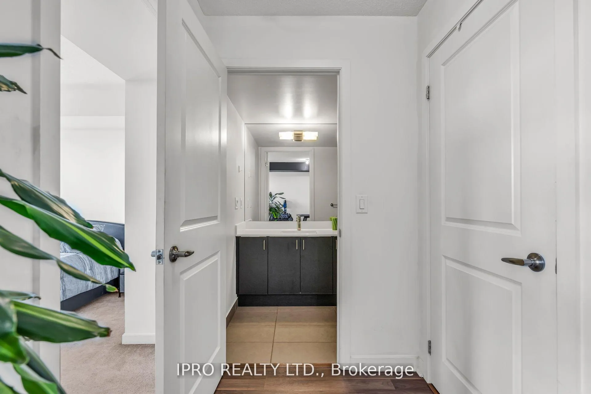 Photo 13 of Unit 906, 1235 Bayly Street, Pickering, Bay Ridges — HOMEH
