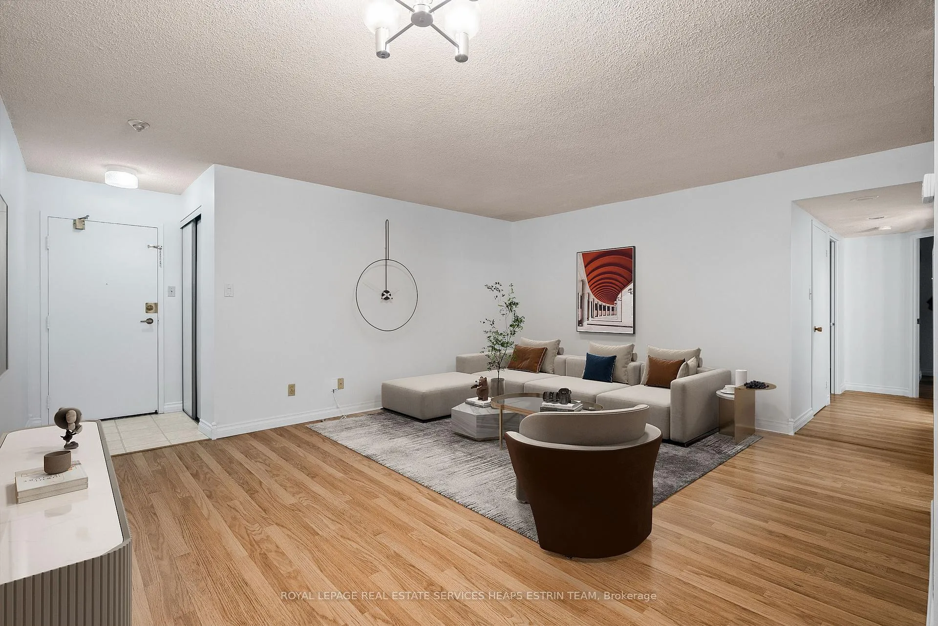 Photo 5 of Unit 807, 633 Bay Street, Toronto, Bay Street Corridor — HOMEH