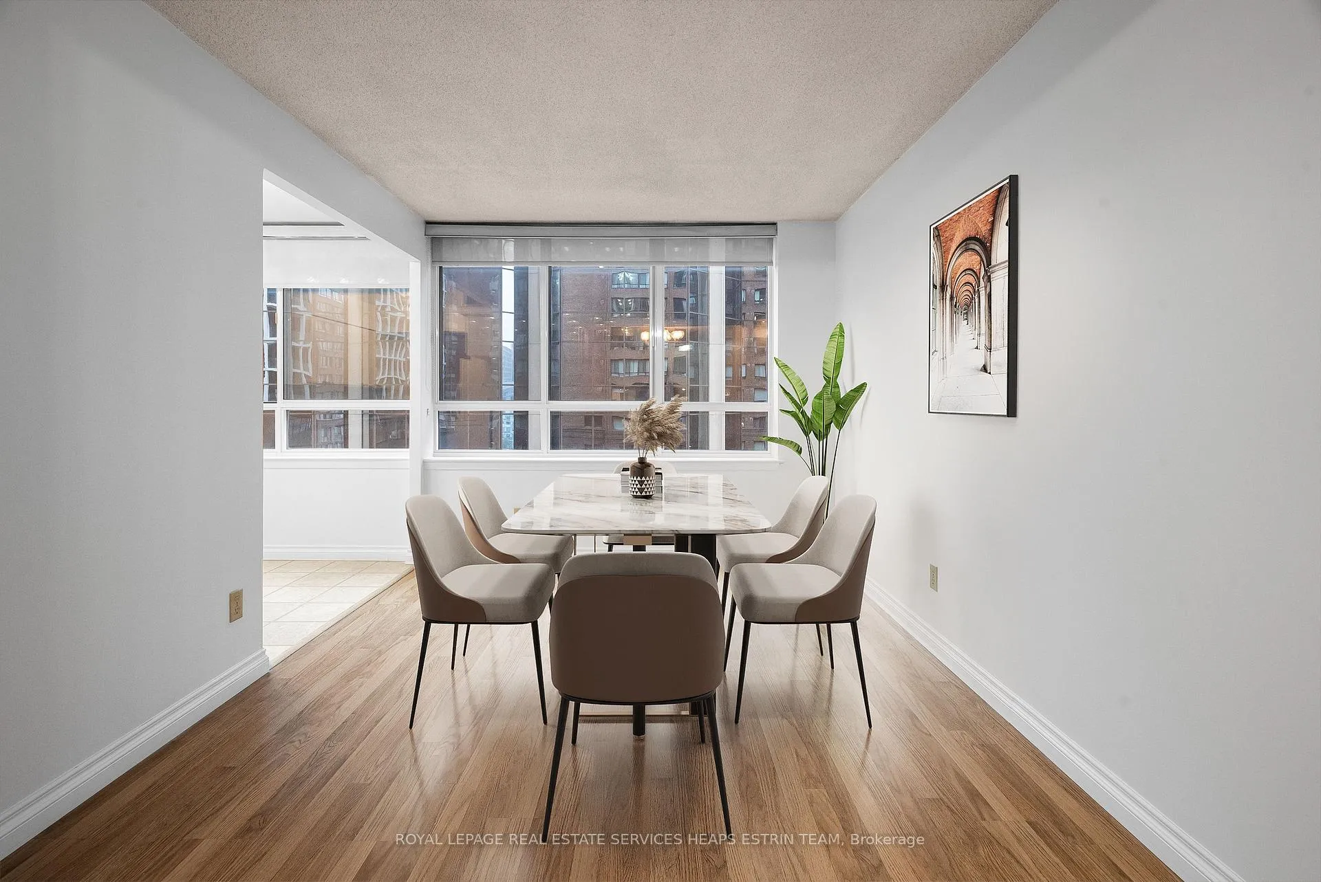 Photo 9 of Unit 807, 633 Bay Street, Toronto, Bay Street Corridor — HOMEH