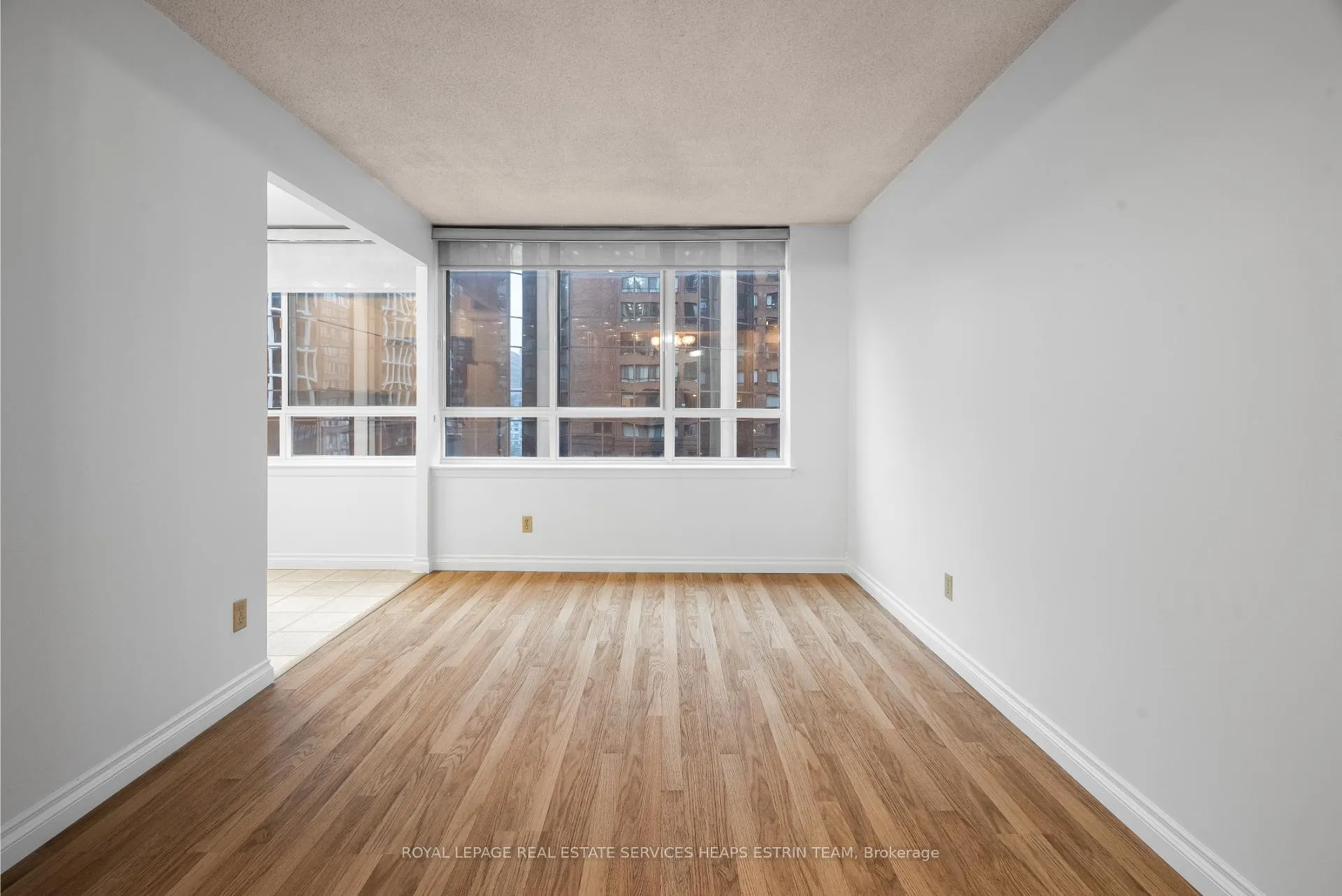 Photo 10 of Unit 807, 633 Bay Street, Toronto, Bay Street Corridor — HOMEH