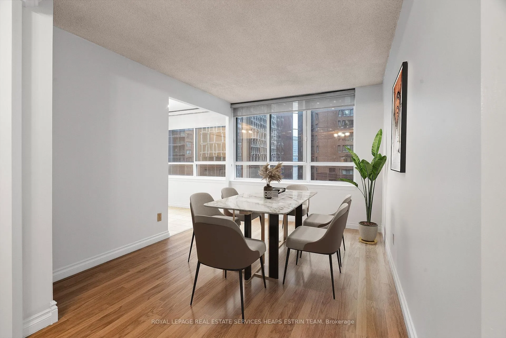 Photo 11 of Unit 807, 633 Bay Street, Toronto, Bay Street Corridor — HOMEH