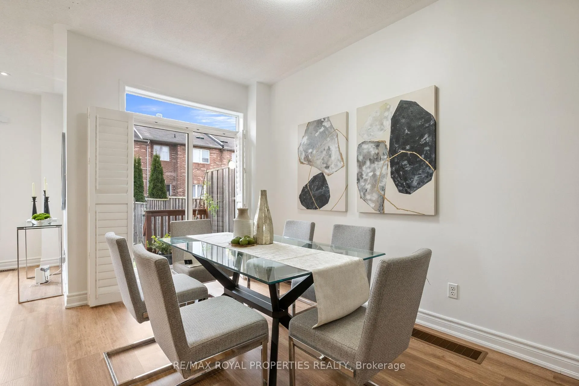 Photo 5 of 41 Croker Drive, Ajax, South East — HOMEH