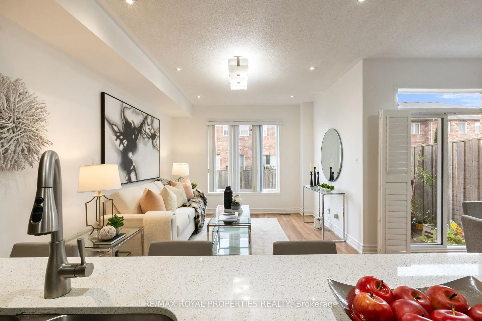 Photo 9 of 41 Croker Drive, Ajax, South East — HOMEH