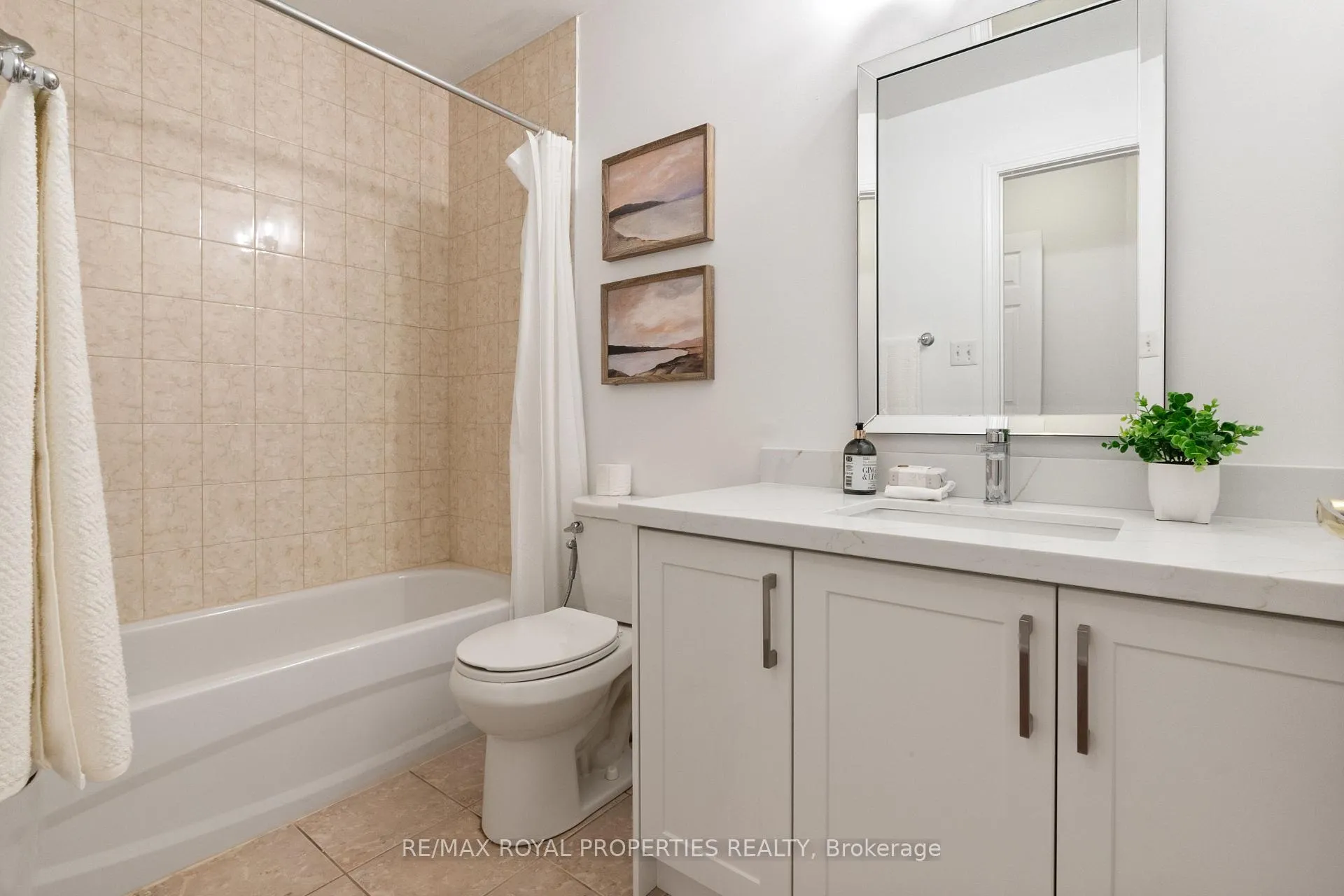 Photo 26 of 41 Croker Drive, Ajax, South East — HOMEH