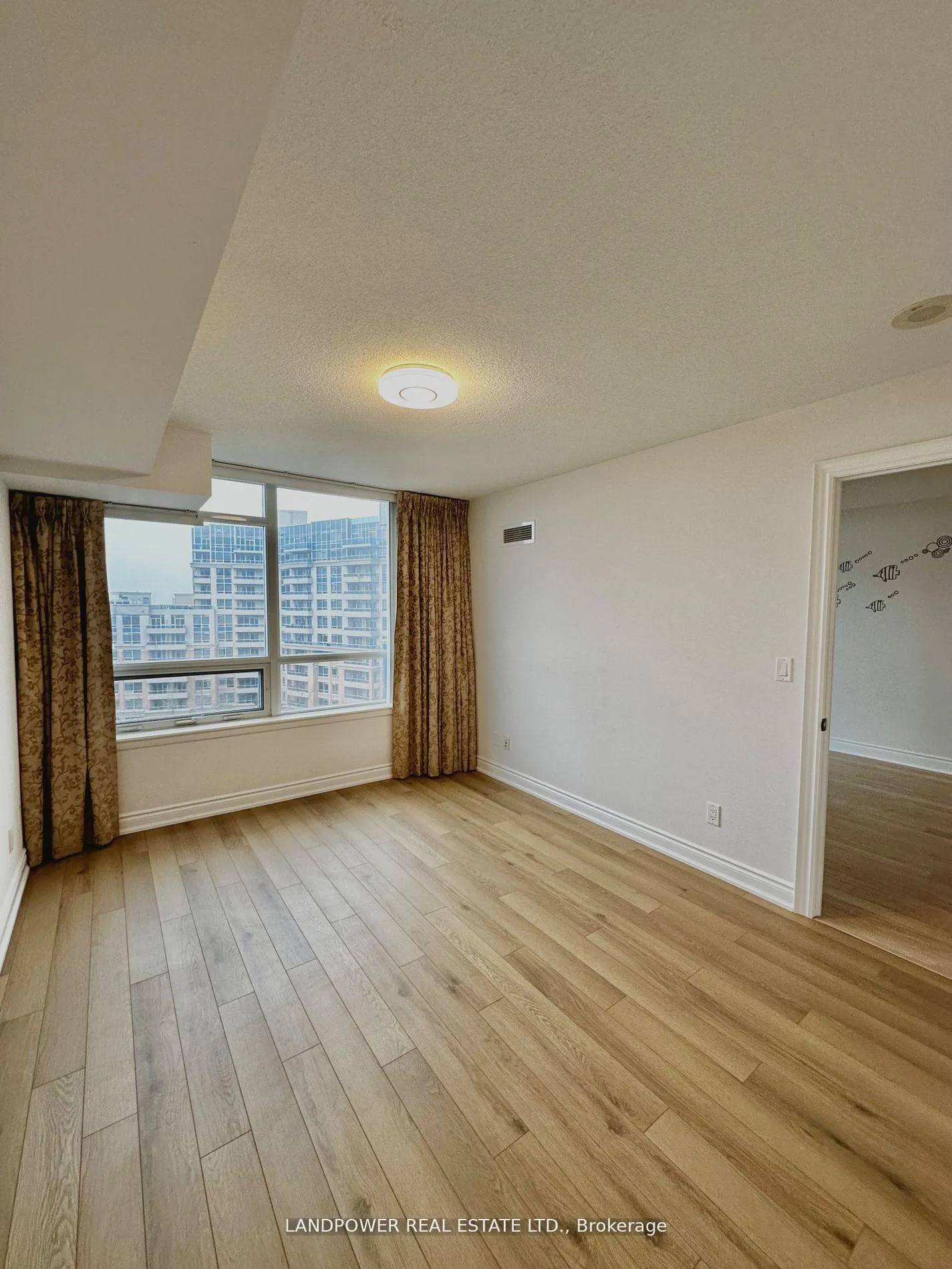 Photo 8 of Unit 1053, 23 Cox Boulevard, Markham, Unionville — HOMEH