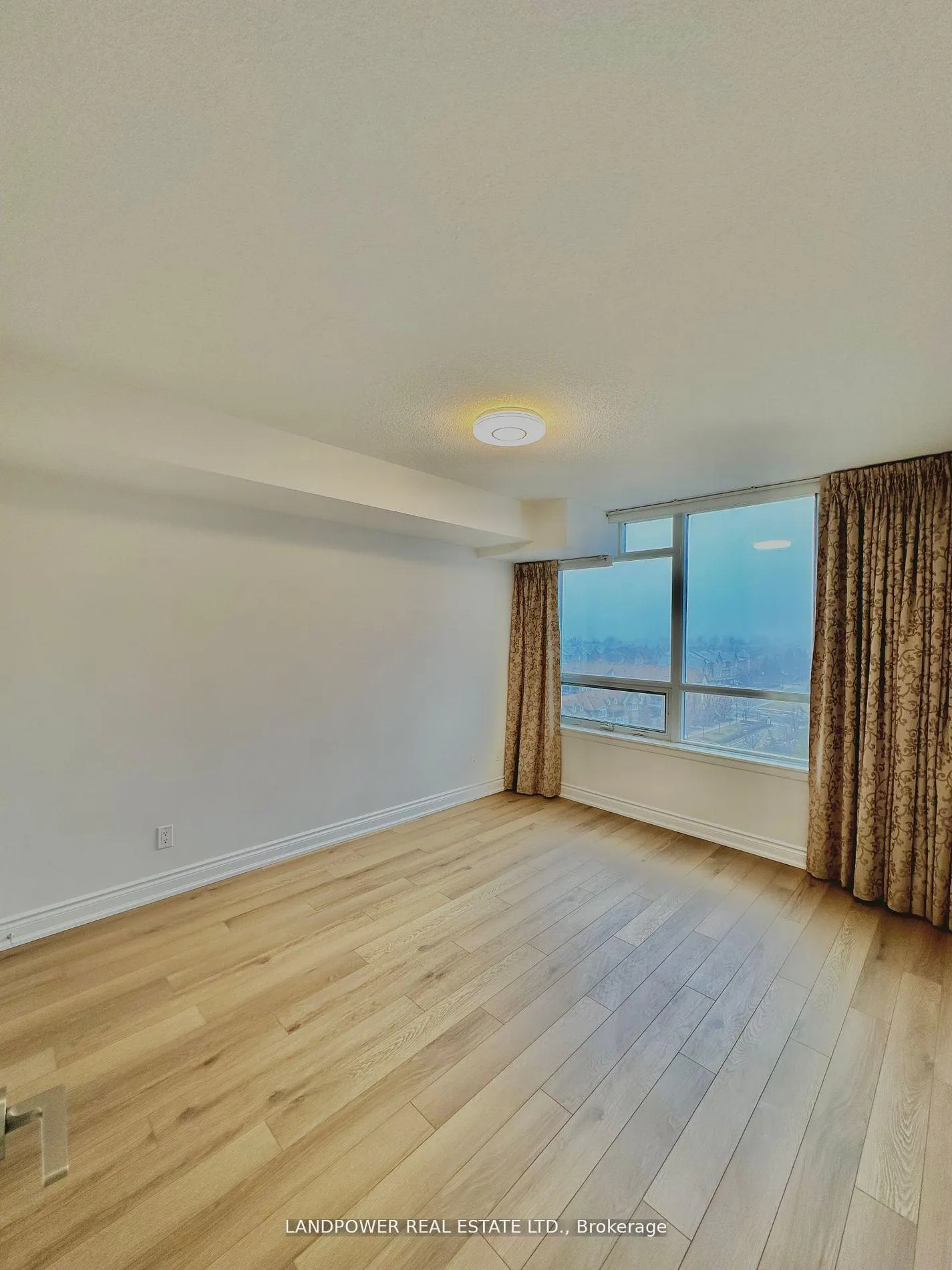 Photo 9 of Unit 1053, 23 Cox Boulevard, Markham, Unionville — HOMEH