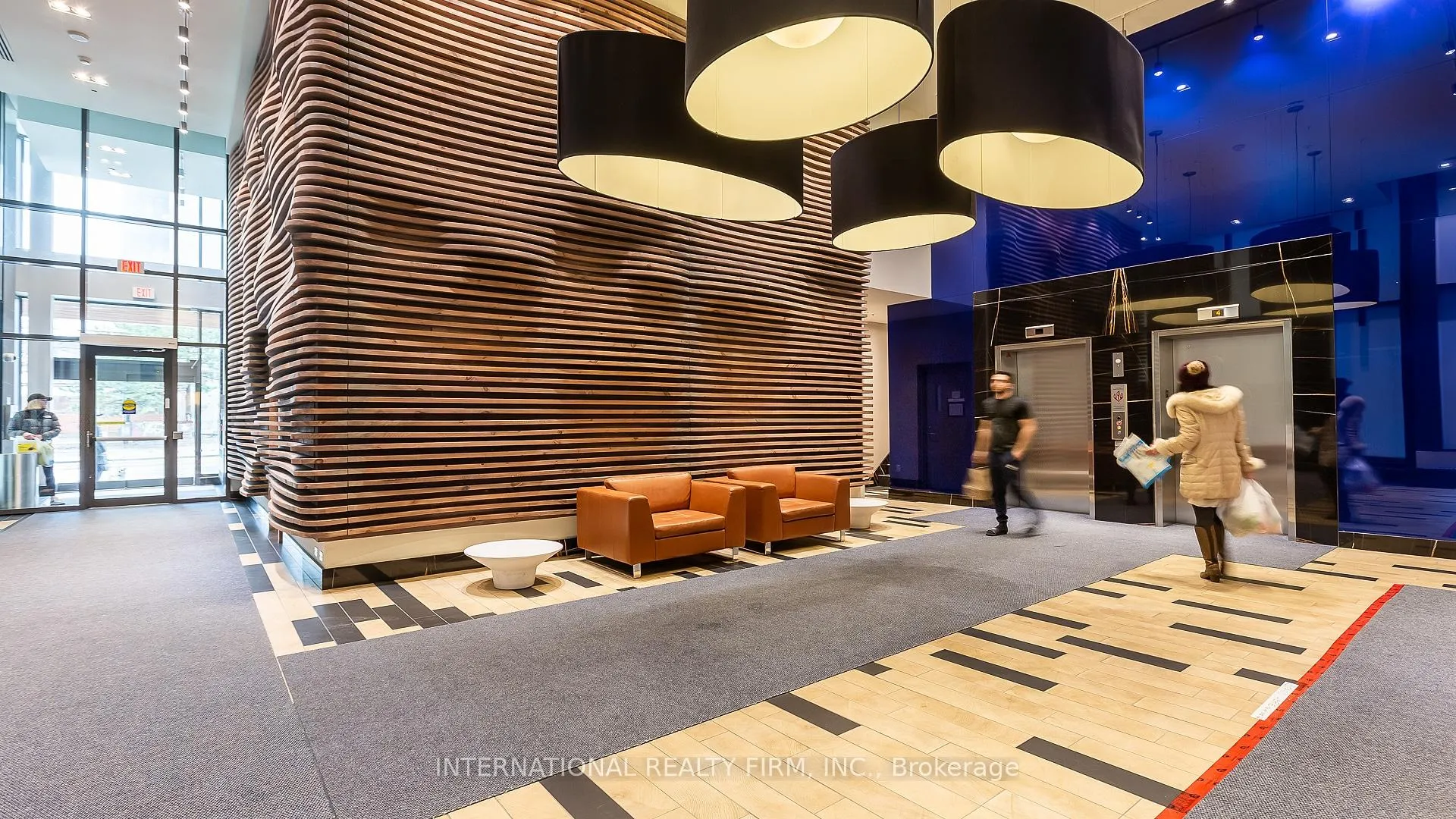 Photo 2 of Unit 815, 111 Bathurst Street, Toronto, Waterfront Communities — HOMEH