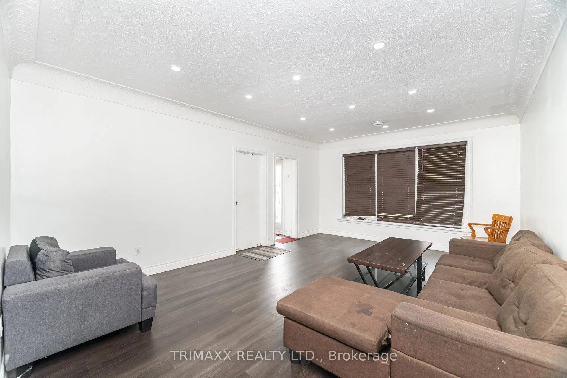 Photo 11 of 5302 Biamonte Parkway, Niagara Falls, Cherrywood — HOMEH