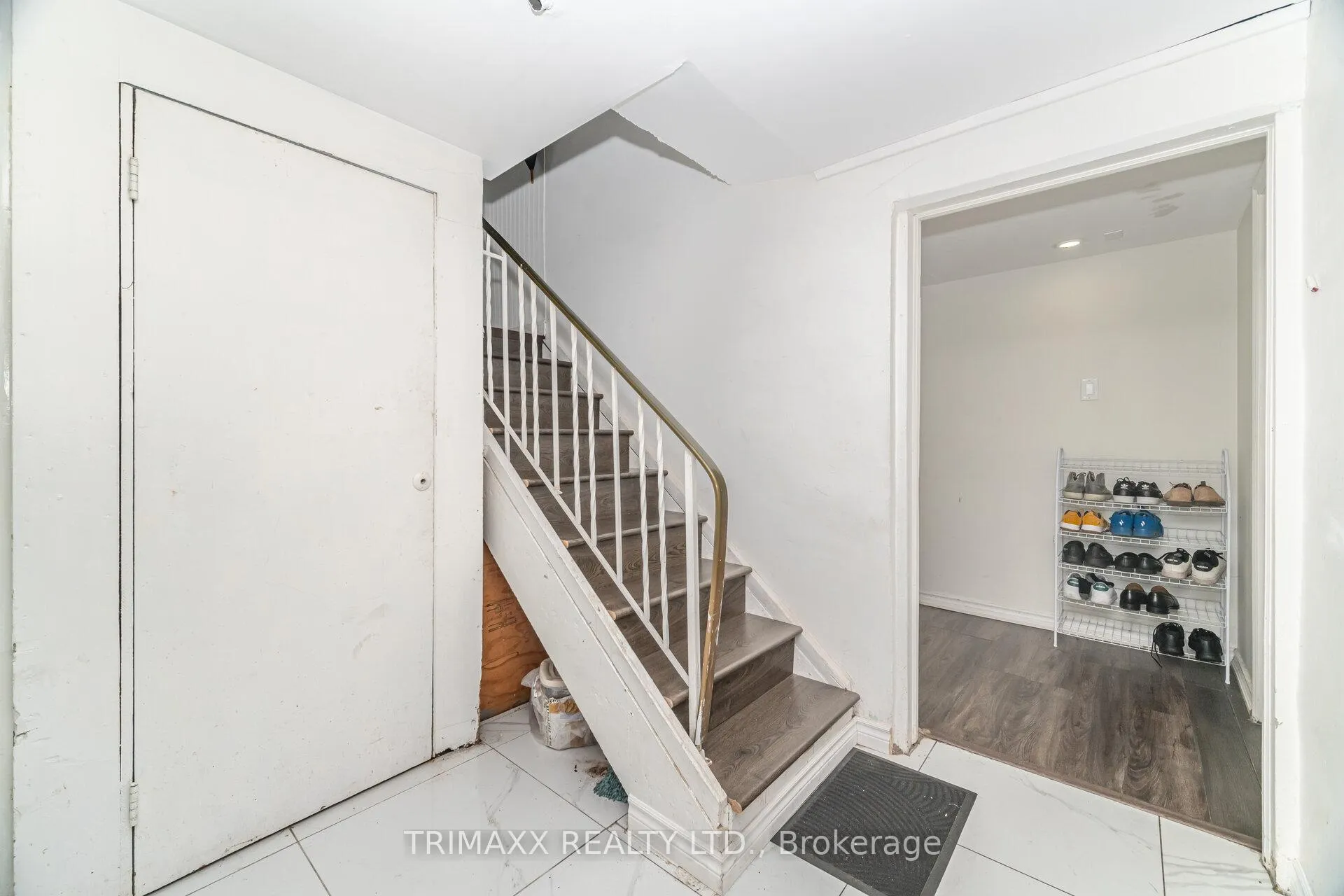 Photo 18 of 5302 Biamonte Parkway, Niagara Falls, Cherrywood — HOMEH