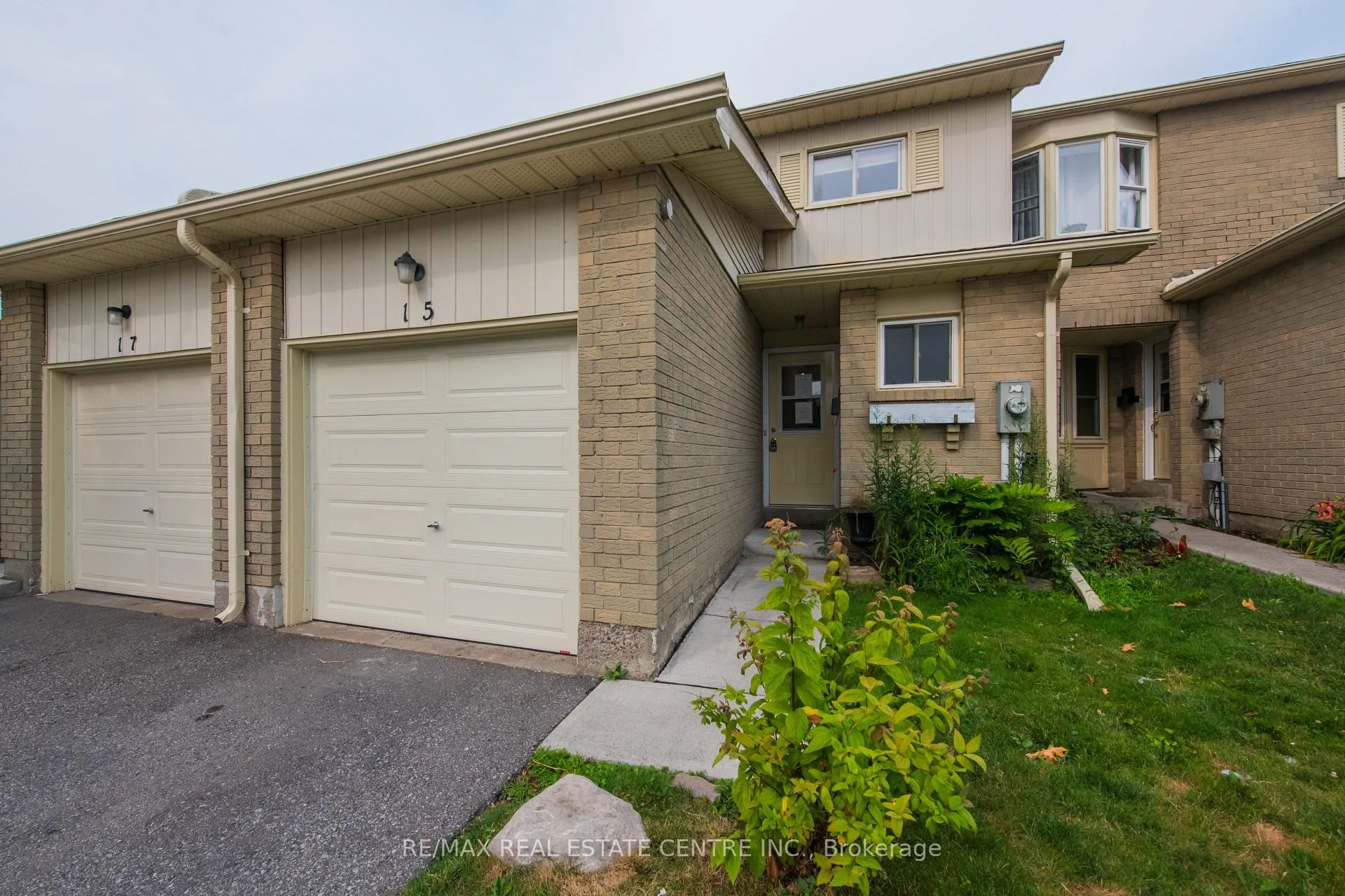 Photo 1 of Unit 15, 700 Harmony Road N, Oshawa, Pinecrest — HOMEH