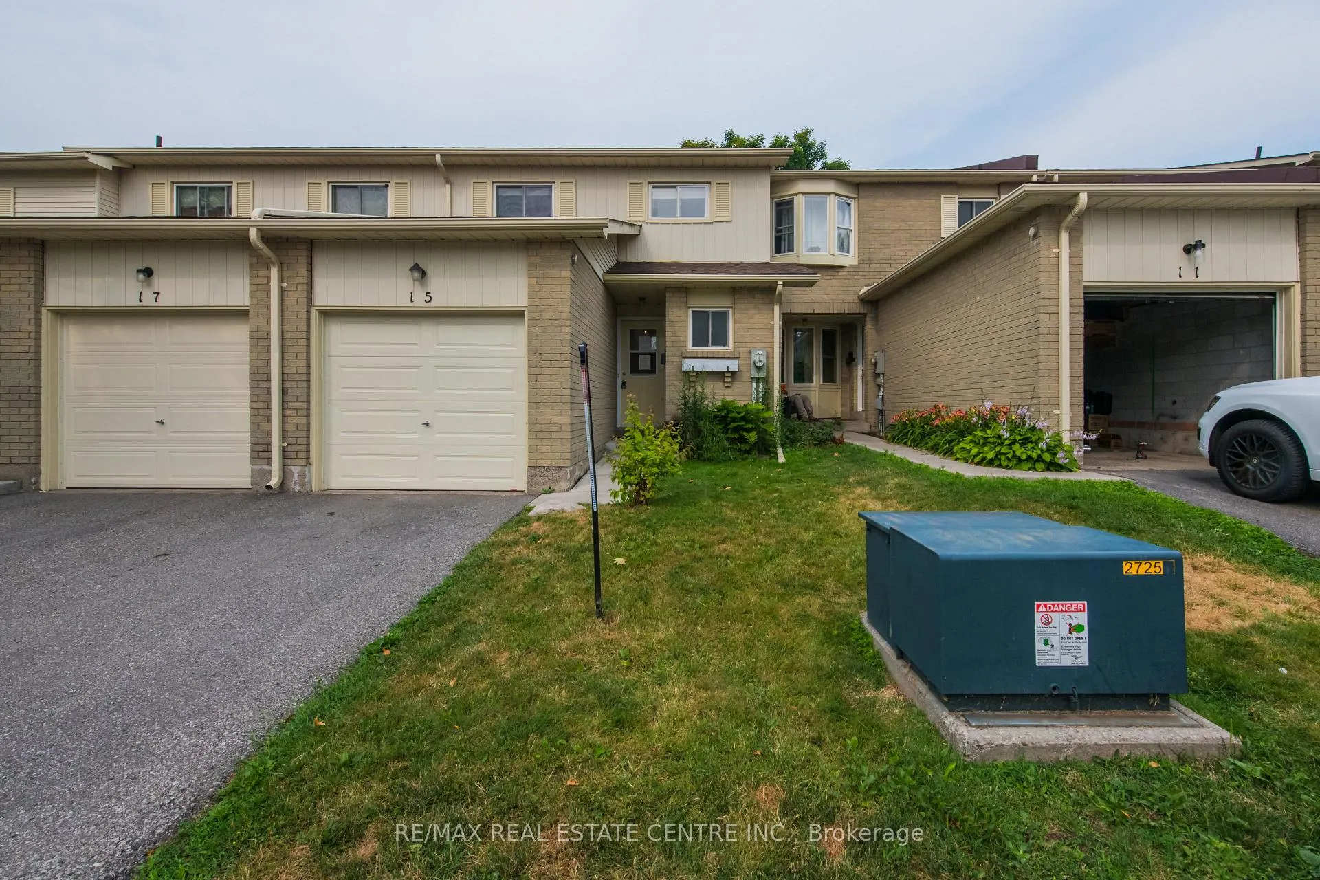 Photo 2 of Unit 15, 700 Harmony Road N, Oshawa, Pinecrest — HOMEH