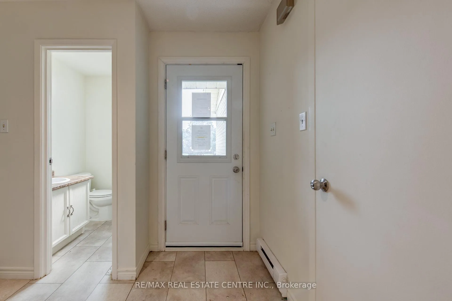 Photo 4 of Unit 15, 700 Harmony Road N, Oshawa, Pinecrest — HOMEH