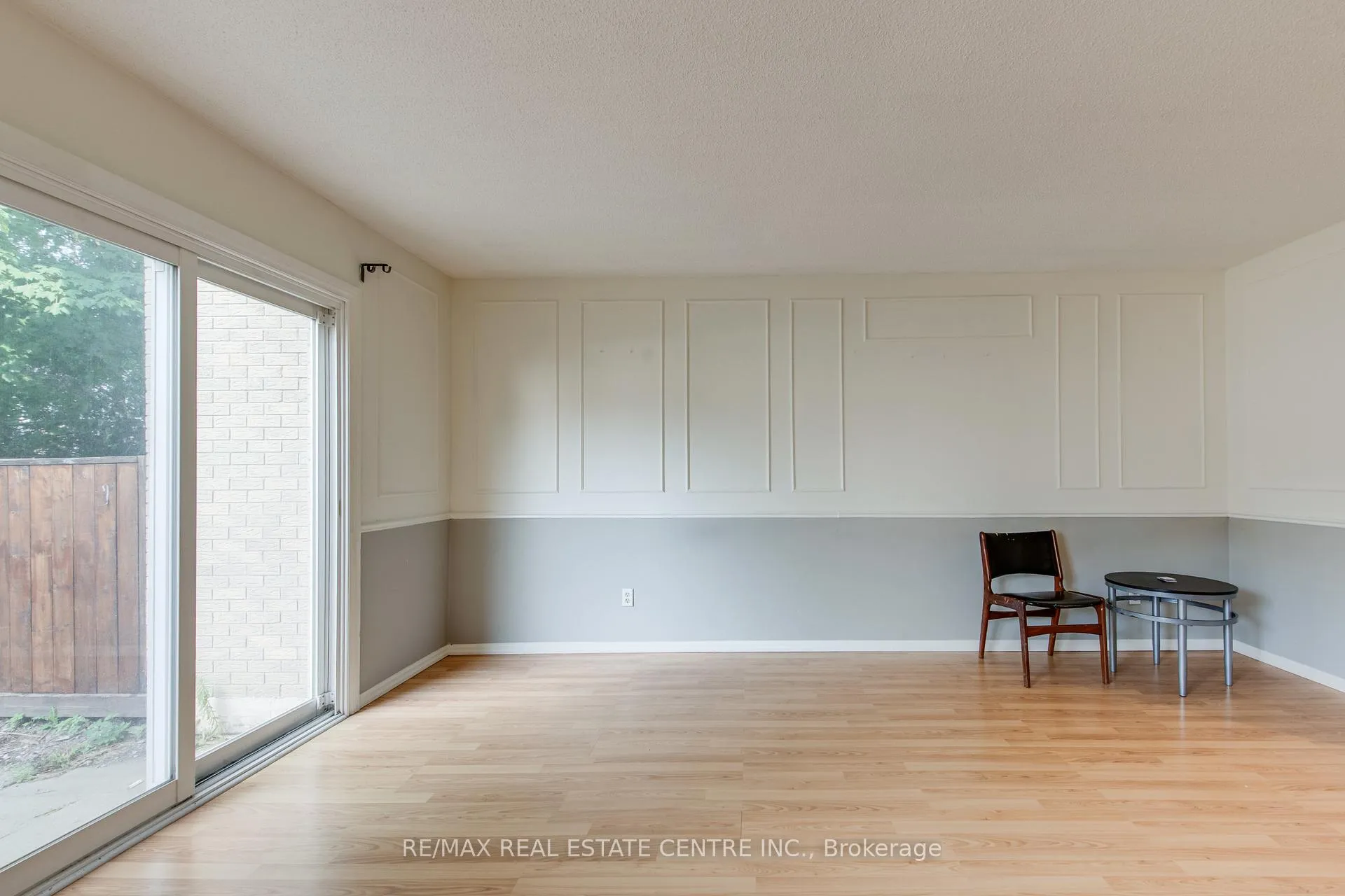 Photo 8 of Unit 15, 700 Harmony Road N, Oshawa, Pinecrest — HOMEH