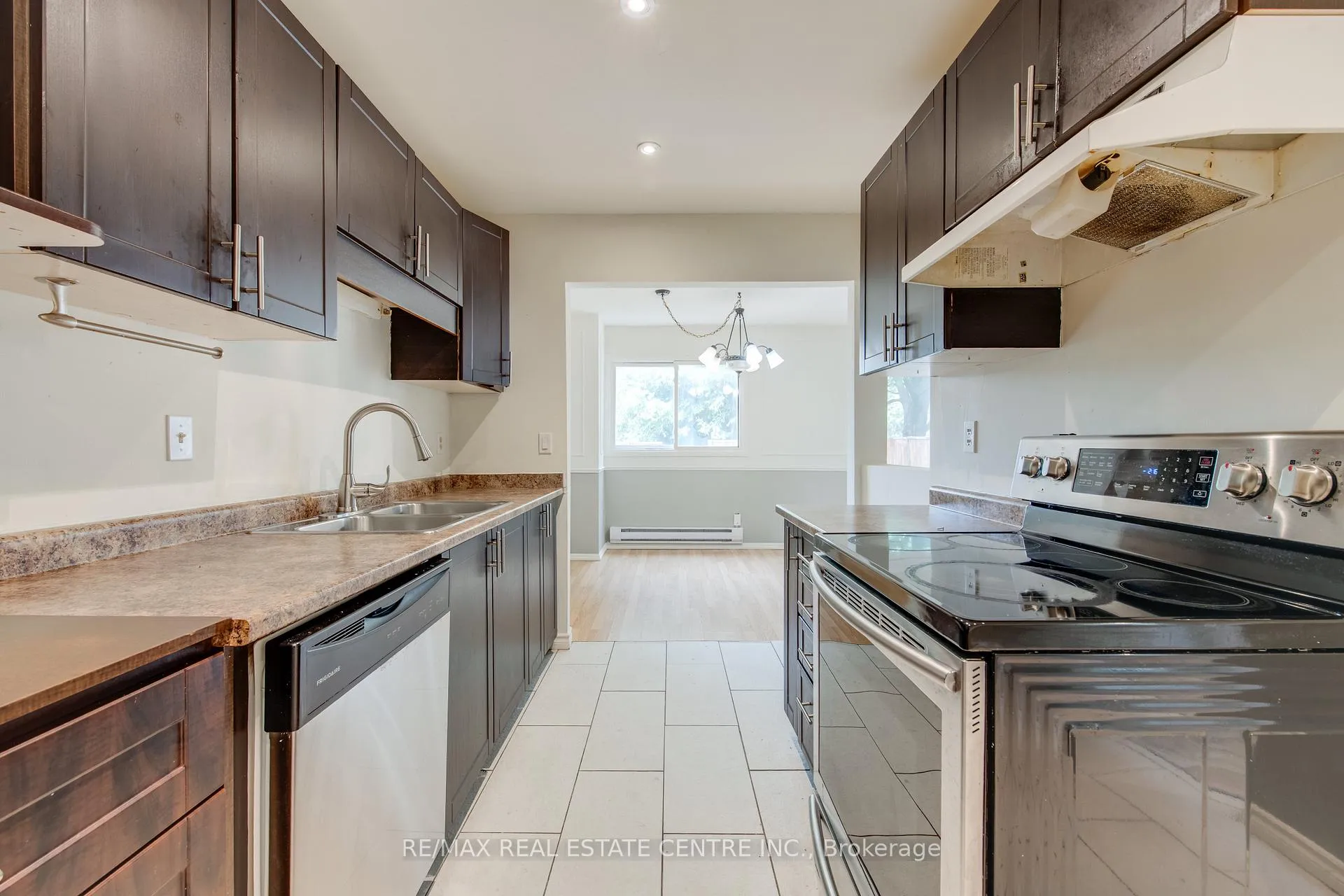 Photo 12 of Unit 15, 700 Harmony Road N, Oshawa, Pinecrest — HOMEH