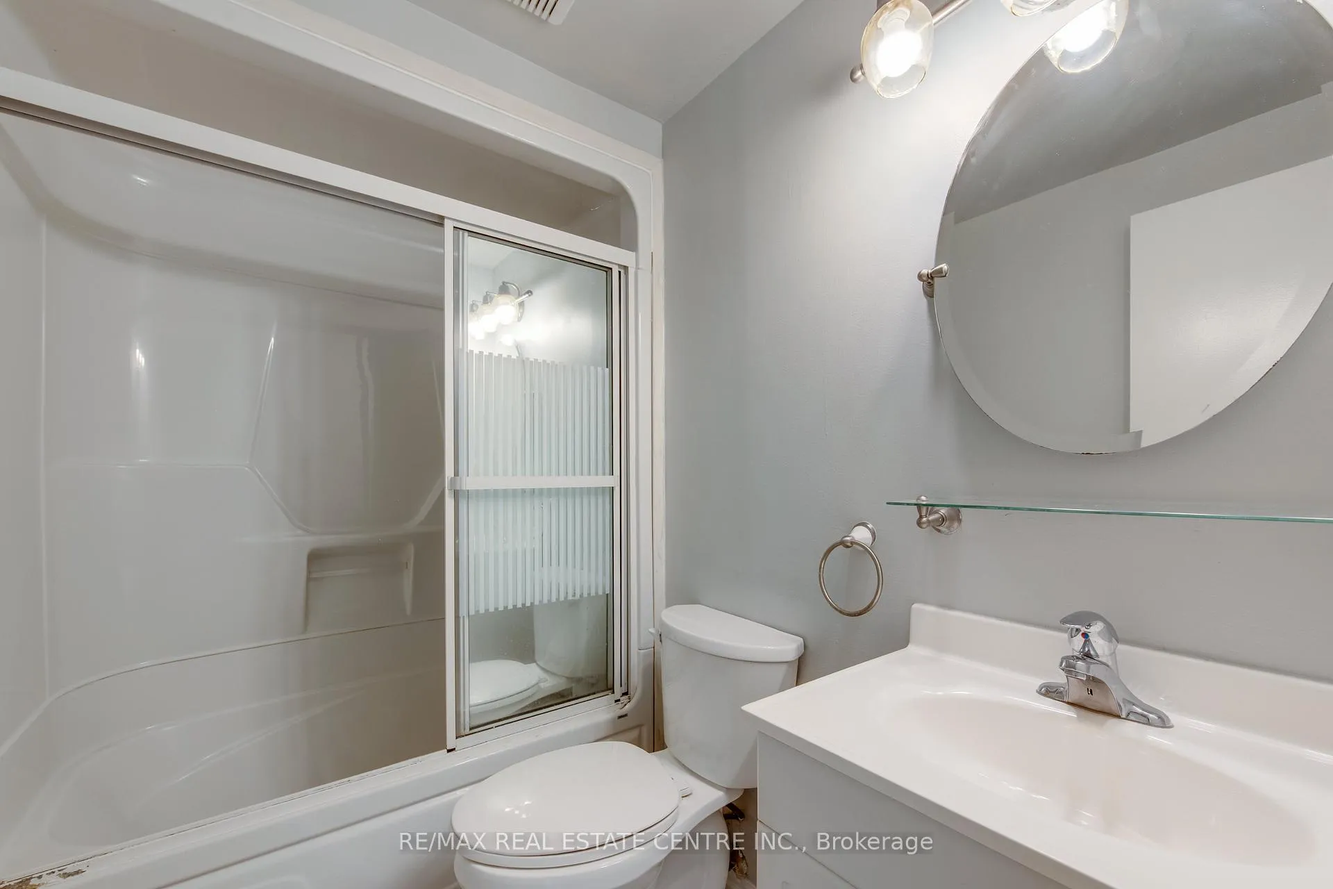 Photo 18 of Unit 15, 700 Harmony Road N, Oshawa, Pinecrest — HOMEH