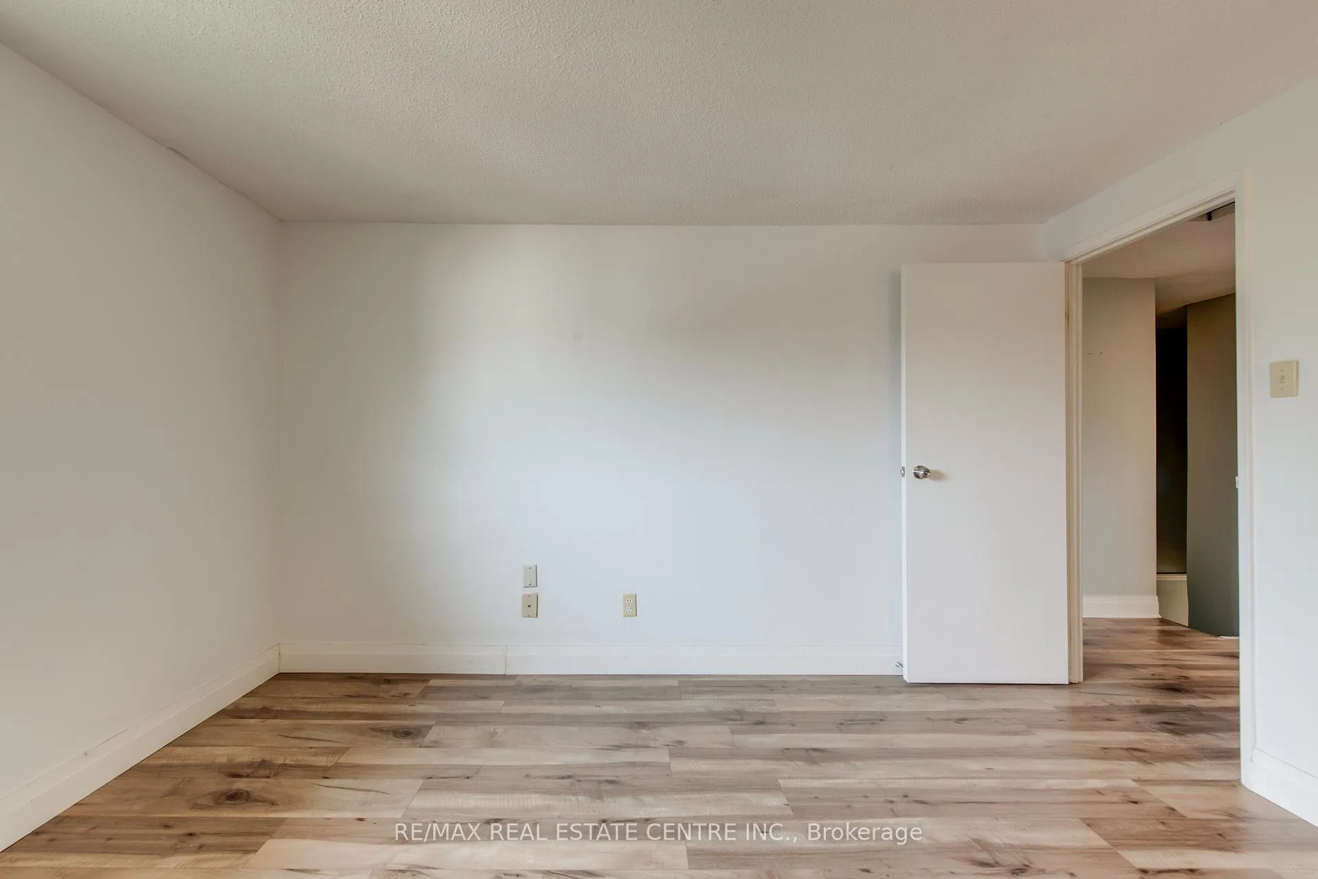 Photo 21 of Unit 15, 700 Harmony Road N, Oshawa, Pinecrest — HOMEH