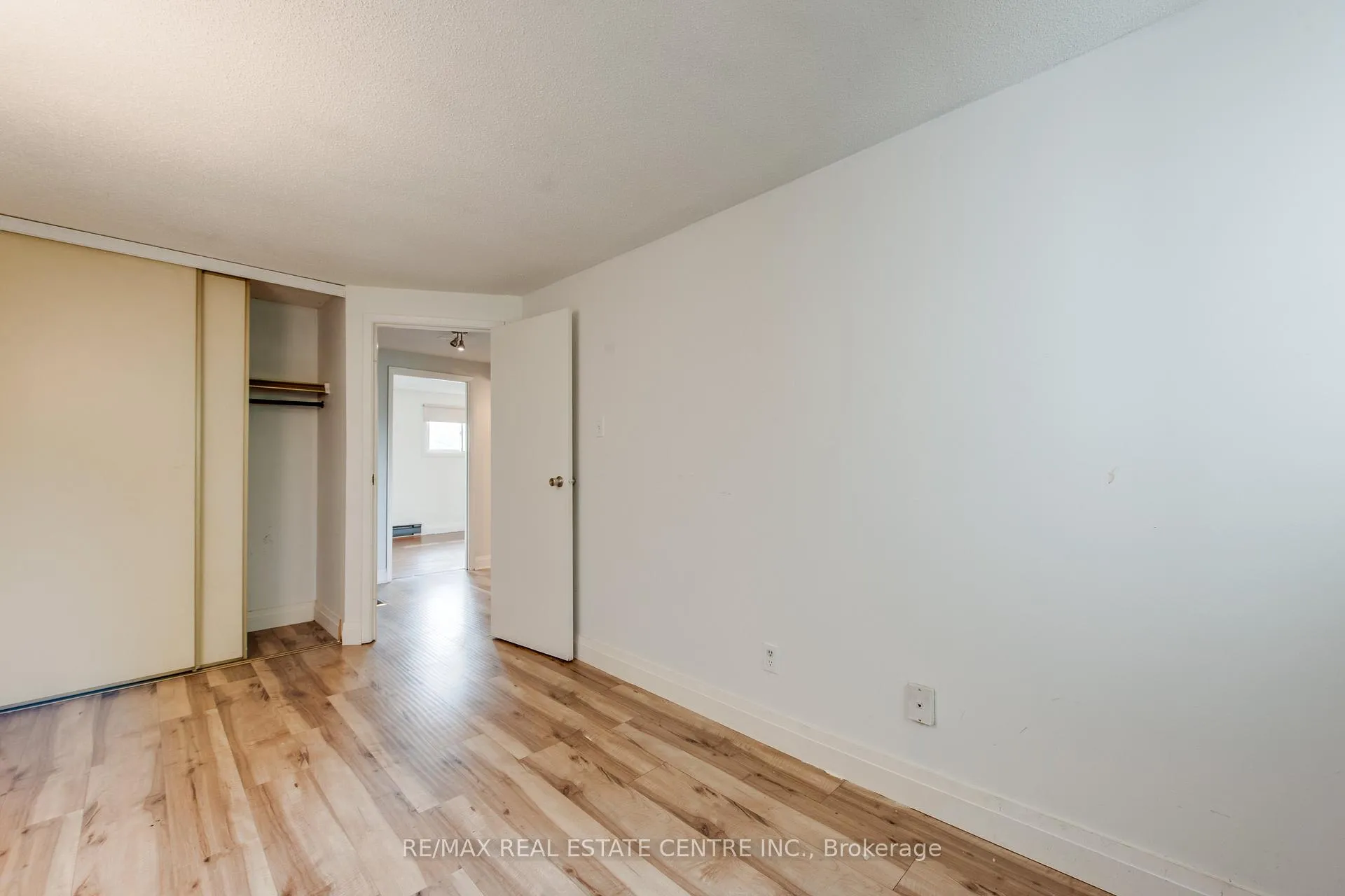 Photo 25 of Unit 15, 700 Harmony Road N, Oshawa, Pinecrest — HOMEH