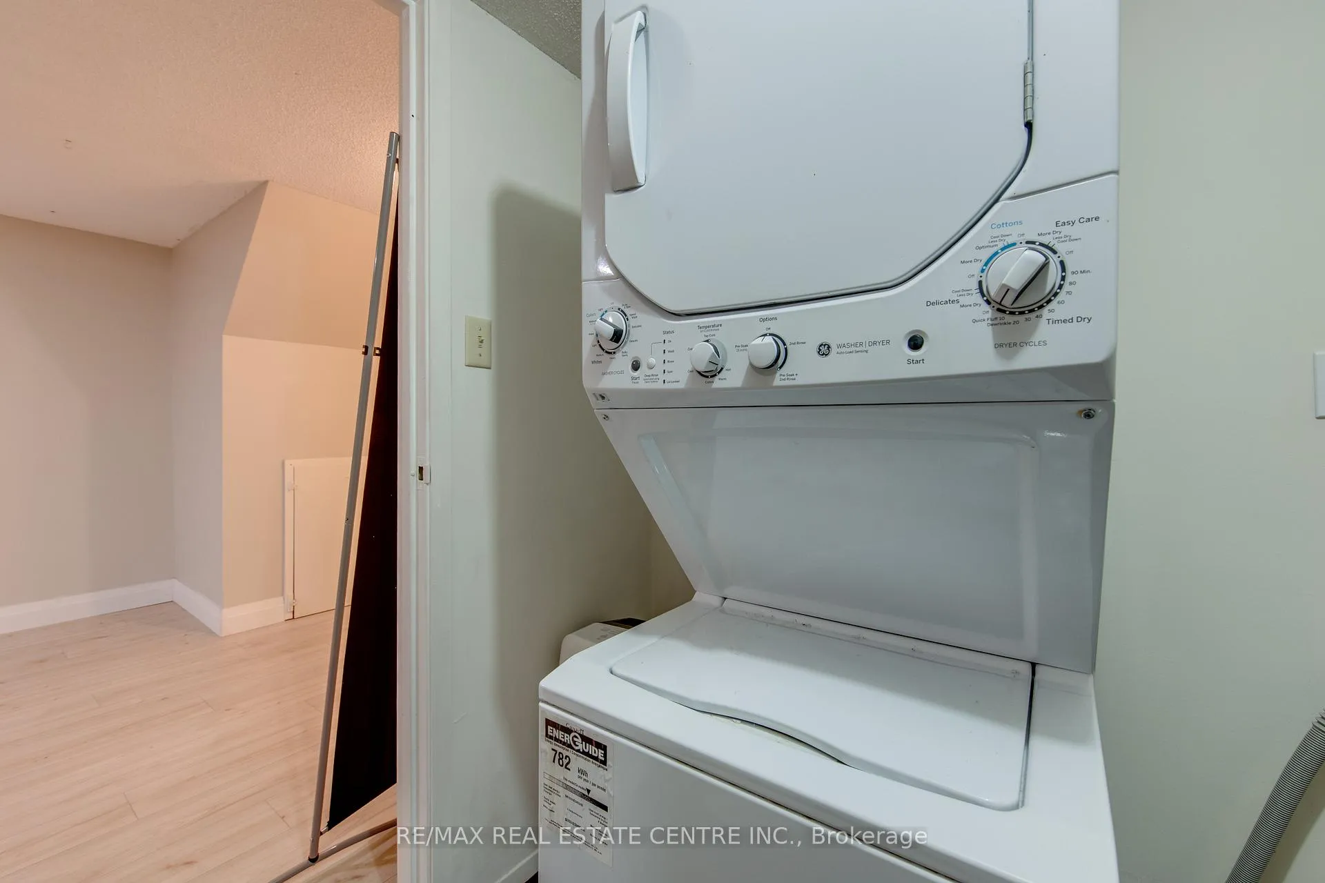 Photo 37 of Unit 15, 700 Harmony Road N, Oshawa, Pinecrest — HOMEH