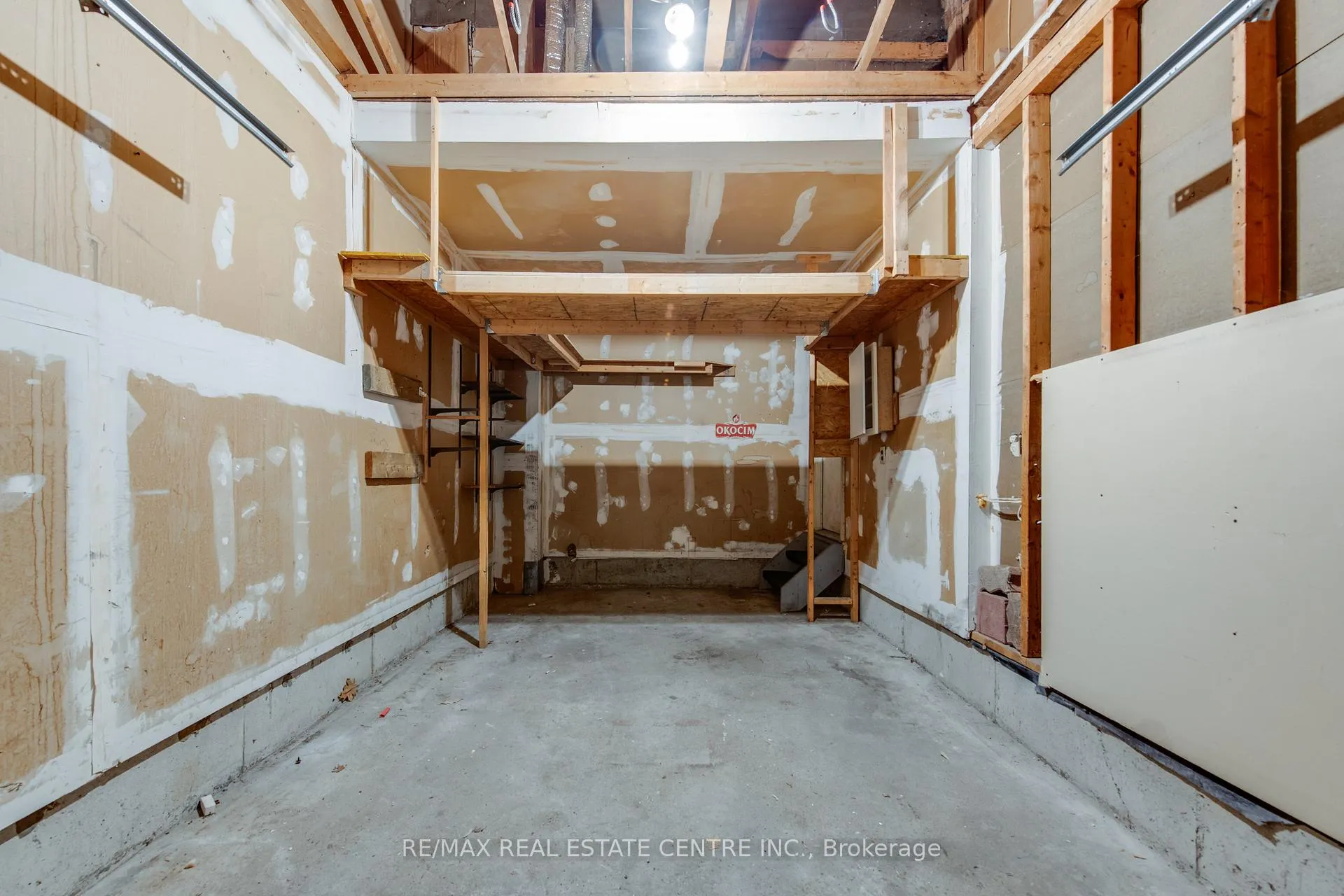Photo 39 of Unit 15, 700 Harmony Road N, Oshawa, Pinecrest — HOMEH
