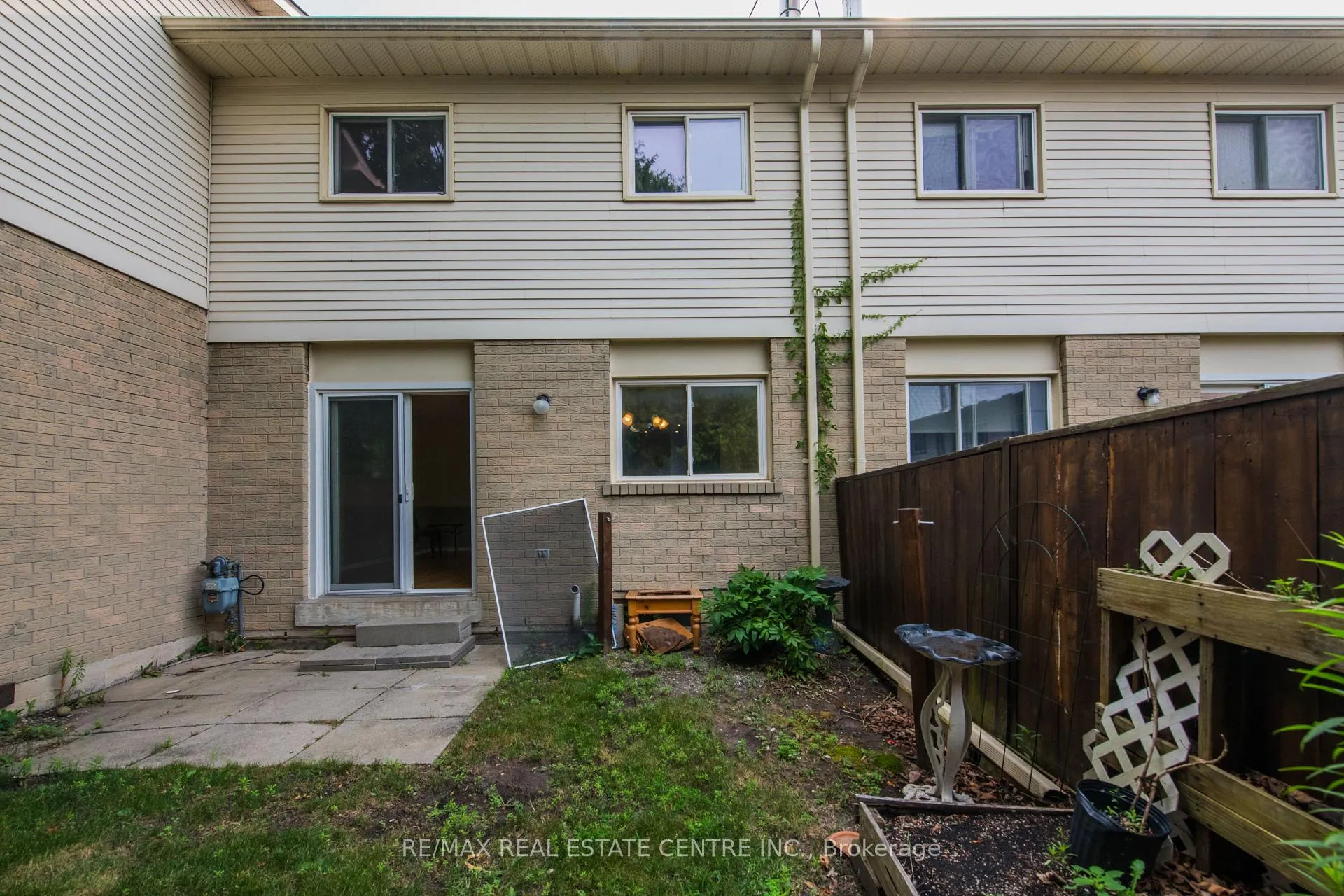 Photo 41 of Unit 15, 700 Harmony Road N, Oshawa, Pinecrest — HOMEH