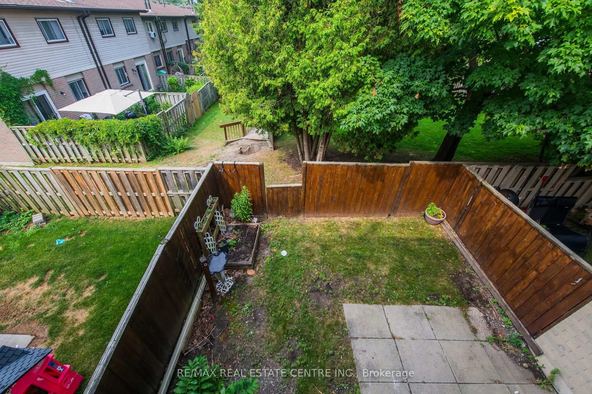 Photo 46 of Unit 15, 700 Harmony Road N, Oshawa, Pinecrest — HOMEH