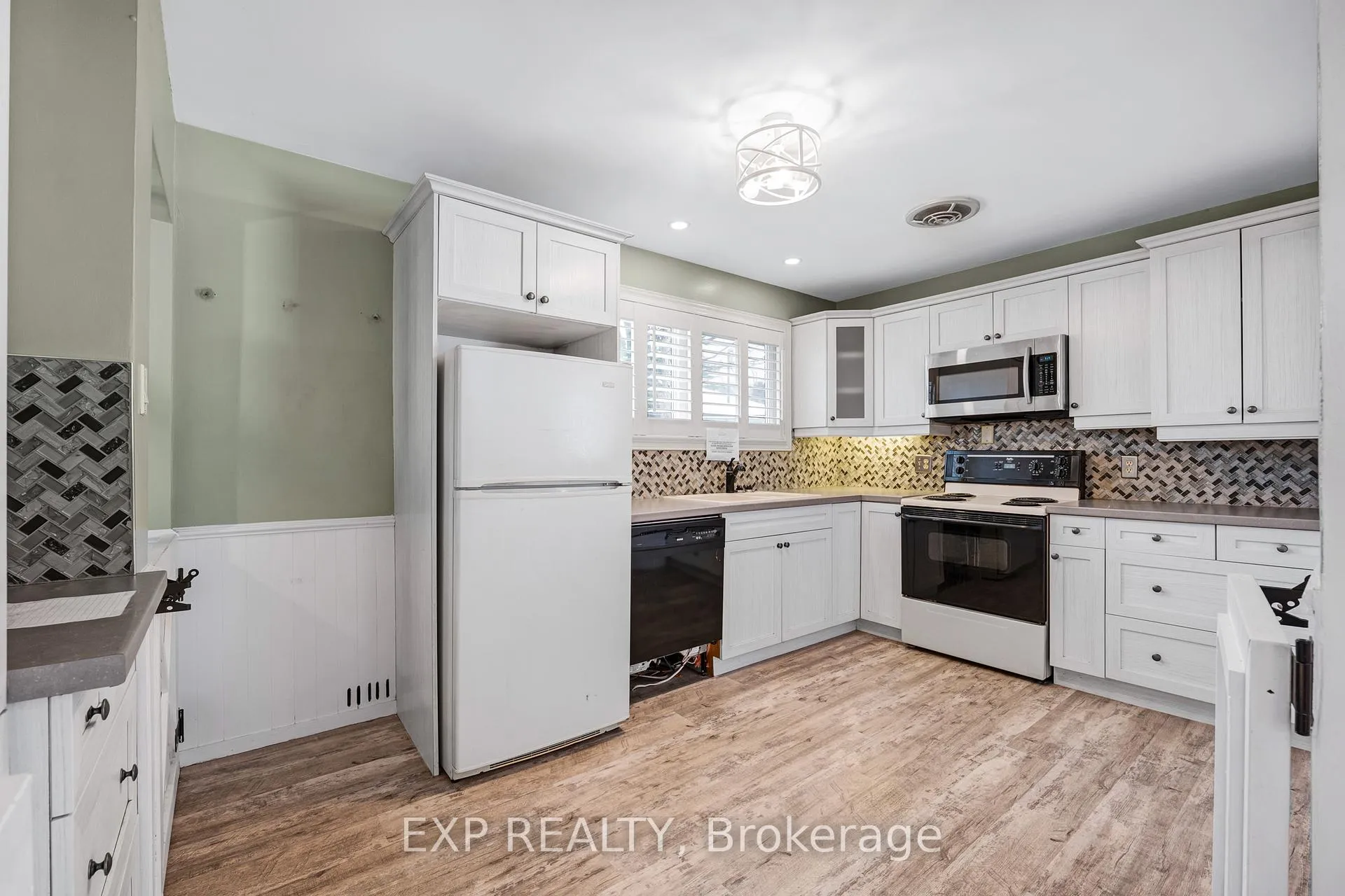 Photo 12 of 115 Duckworth Street, Barrie, Codrington — HOMEH