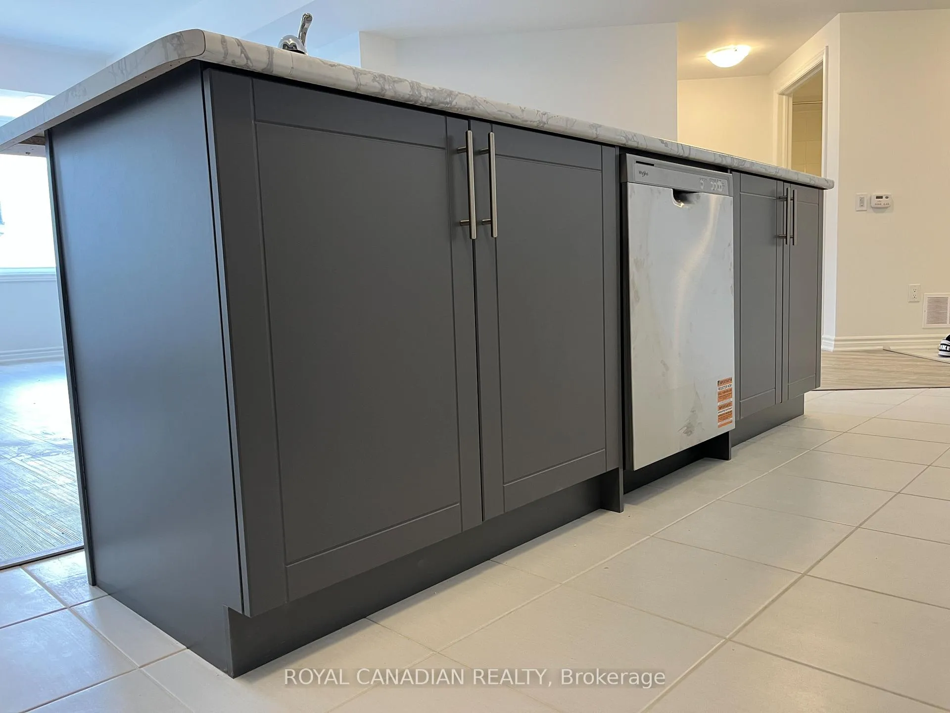 Photo 11 of Unit 202A, 439 Dougall Avenue, Caledon, Rural Caledon — HOMEH