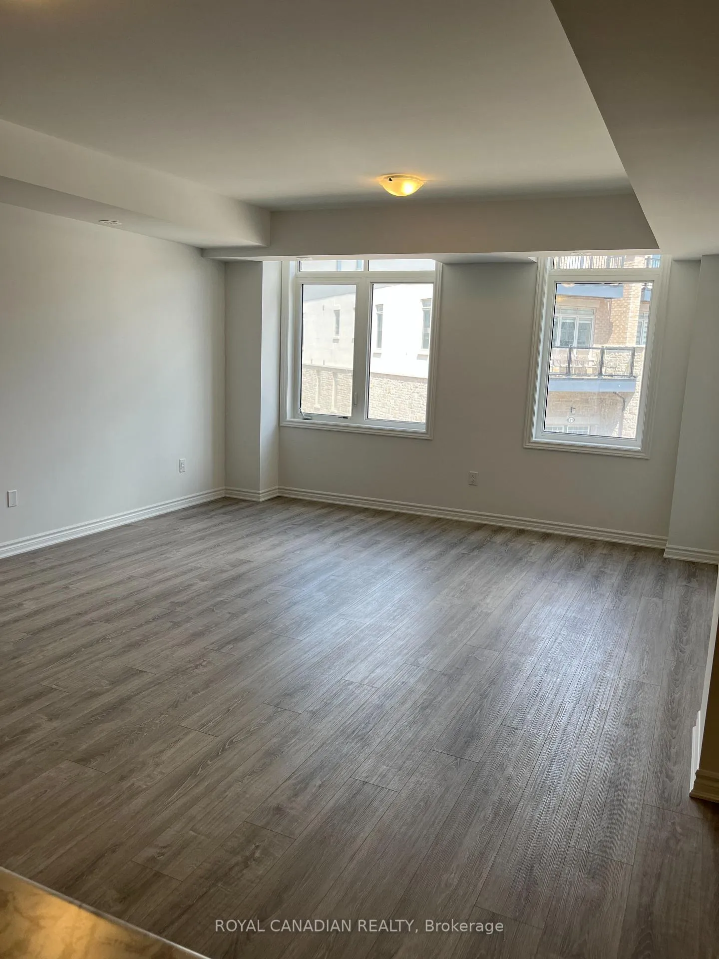 Photo 13 of Unit 202A, 439 Dougall Avenue, Caledon, Rural Caledon — HOMEH