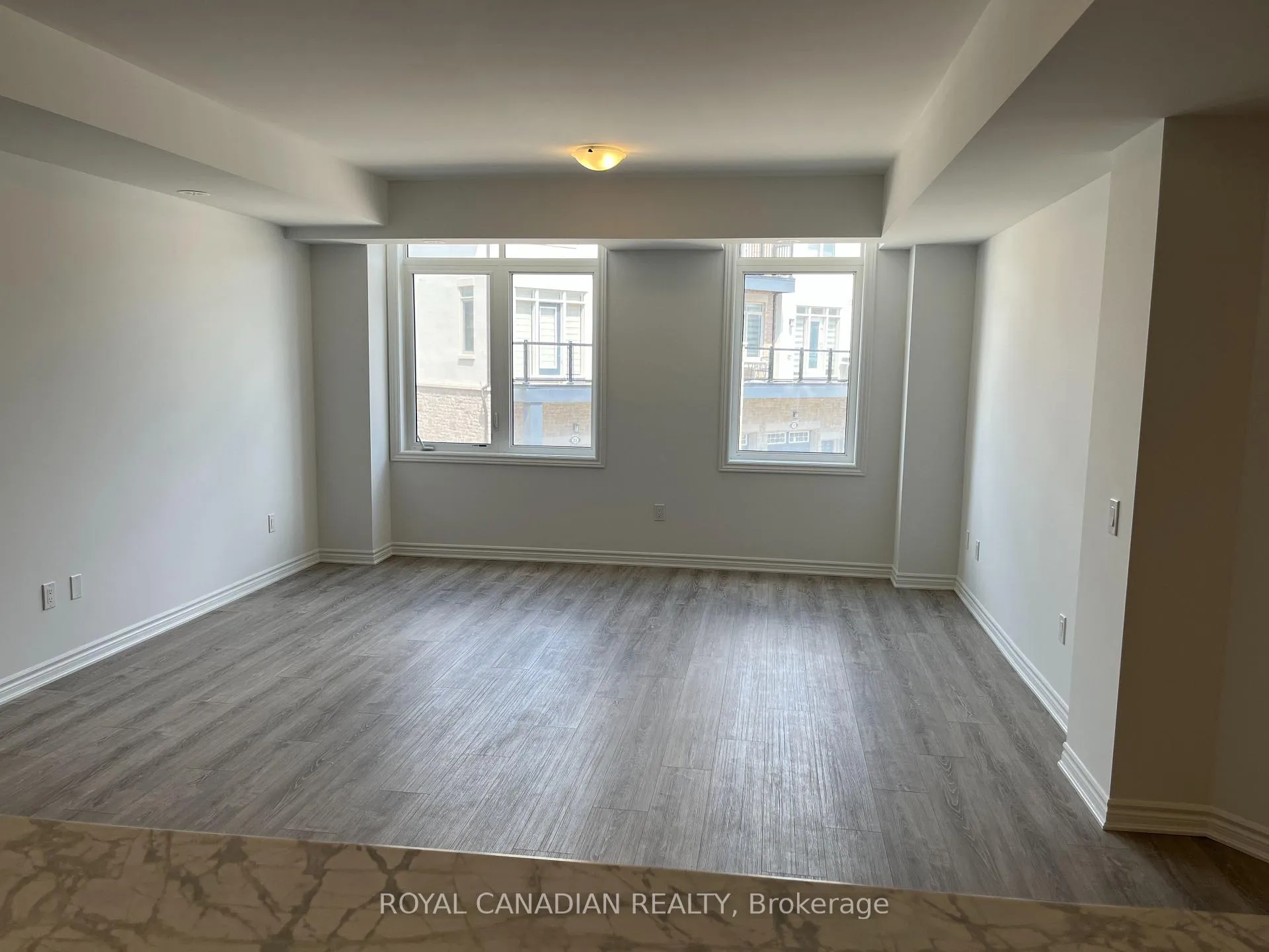 Photo 15 of Unit 202A, 439 Dougall Avenue, Caledon, Rural Caledon — HOMEH