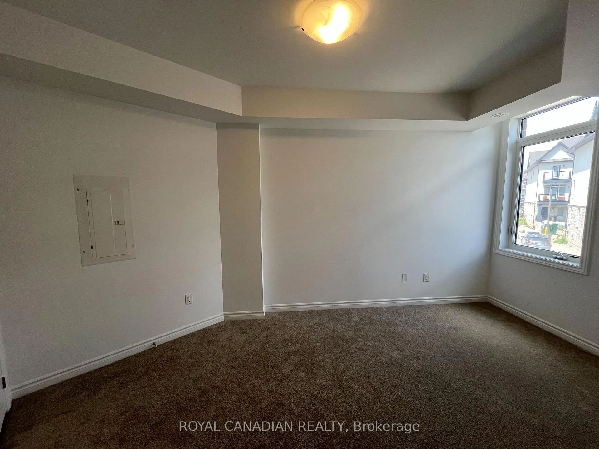 Photo 20 of Unit 202A, 439 Dougall Avenue, Caledon, Rural Caledon — HOMEH