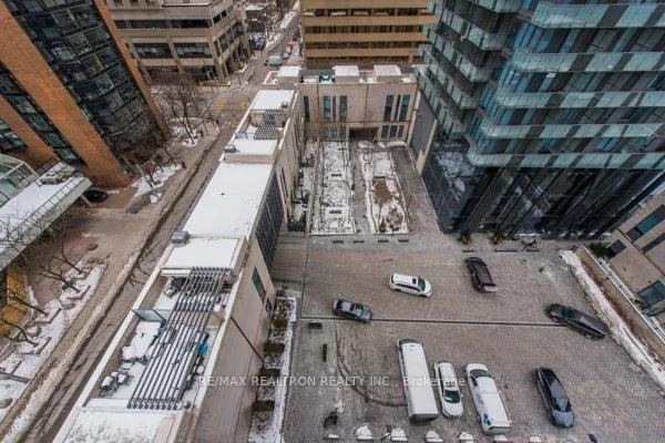 Photo 6 of Unit 910, 65 St Mary Street, Toronto, Bay Street Corridor — HOMEH