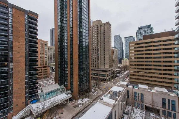 Photo 7 of Unit 910, 65 St Mary Street, Toronto, Bay Street Corridor — HOMEH